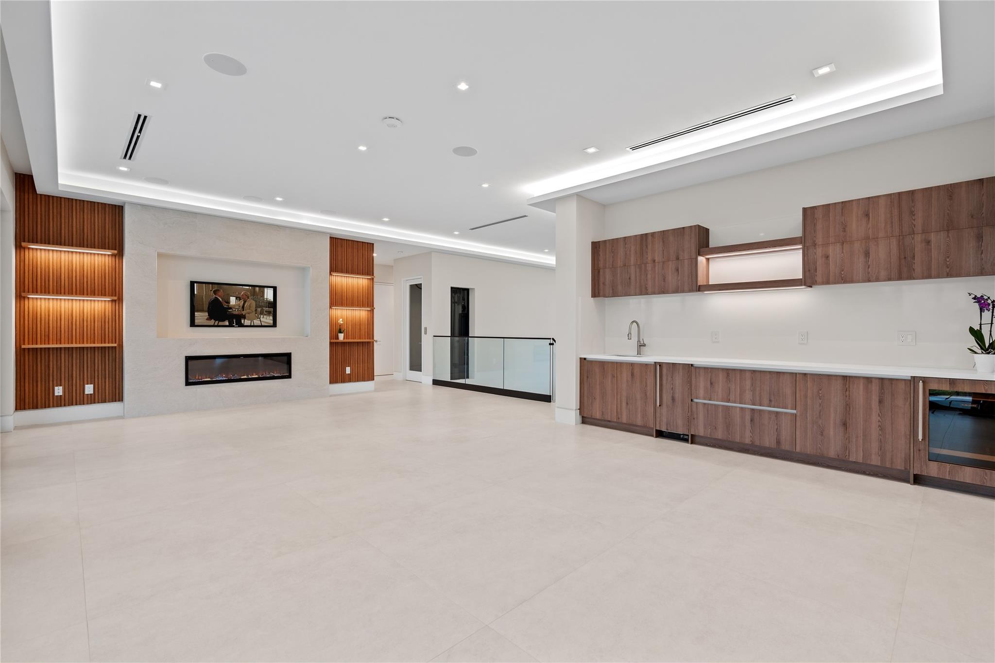 2405 Castilla Isle Property Photo 23