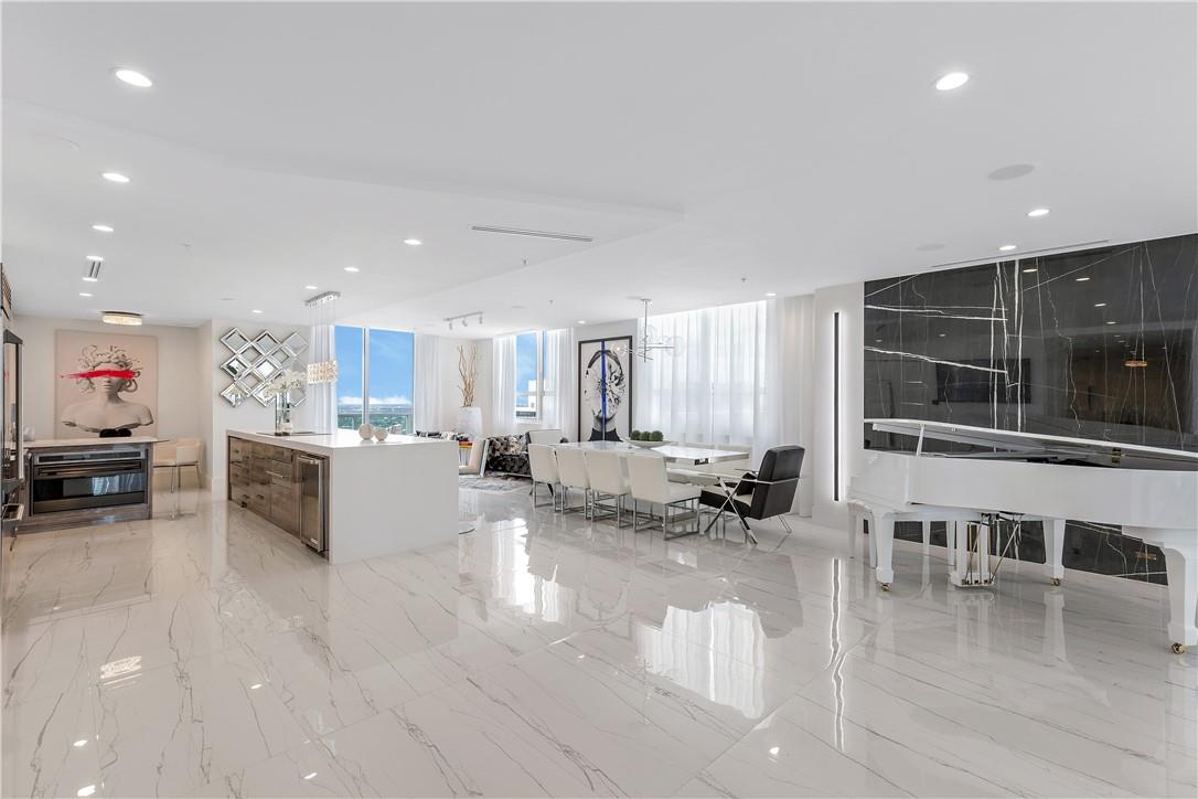 350 Se 2nd St Gph-90 Property Photo 5