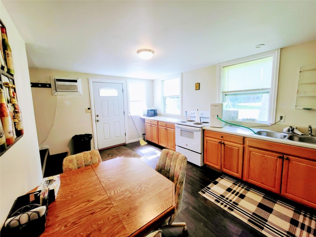 1048 Arvin Lane Property Photo 10