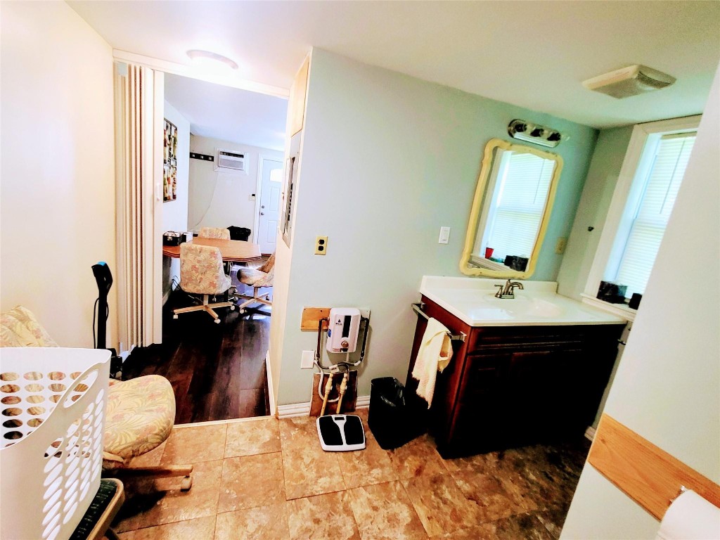 1048 Arvin Lane Property Photo 13
