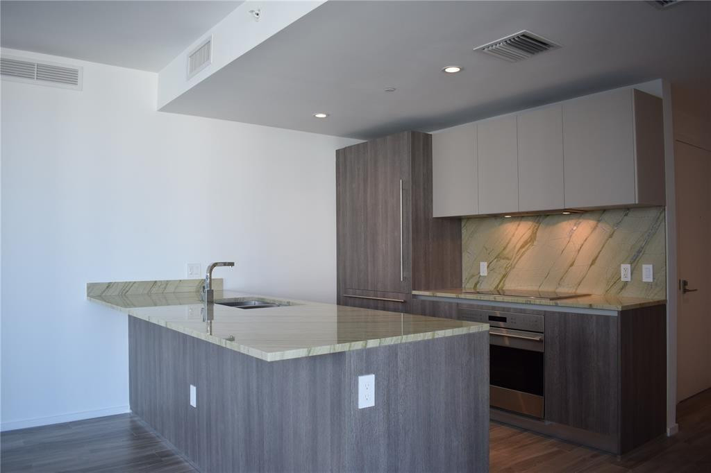 801 S Miami Avenue 3004 Property Photo 2