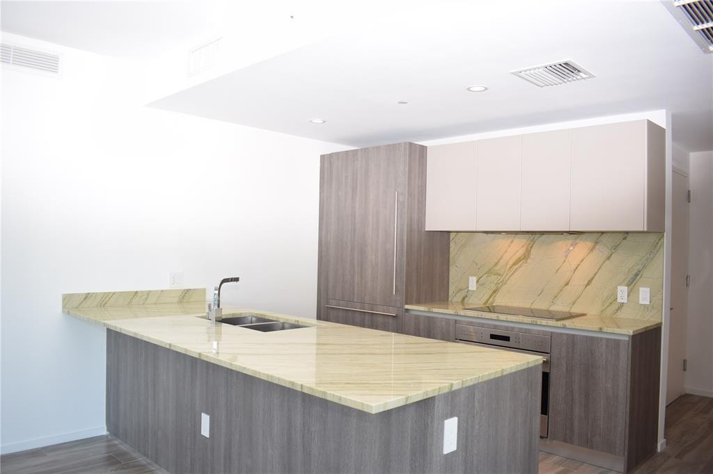 801 S Miami Avenue 3004 Property Photo 3