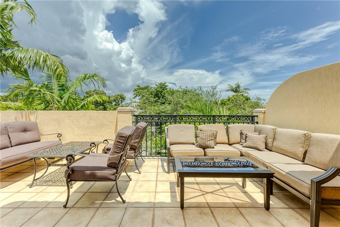 1206 Ne 1st Street 1206 Property Photo 3