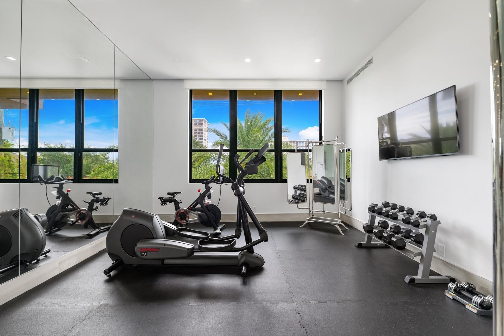 2437 Delmar Place Property Photo 53