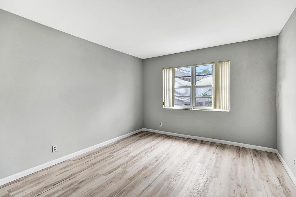 200 S Birch Road 305 Property Photo 15