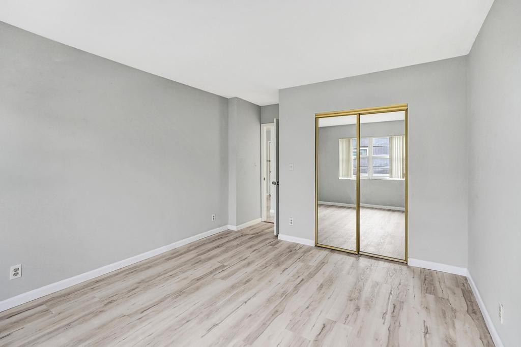 200 S Birch Road 305 Property Photo 16
