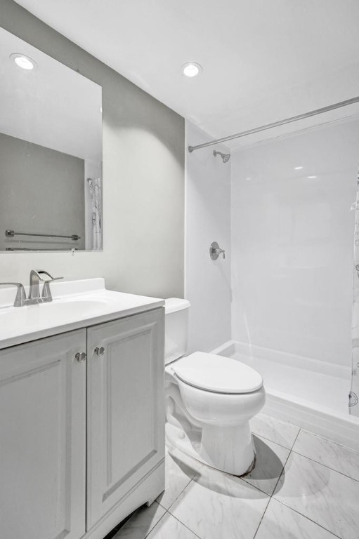 200 S Birch Road 305 Property Photo 18