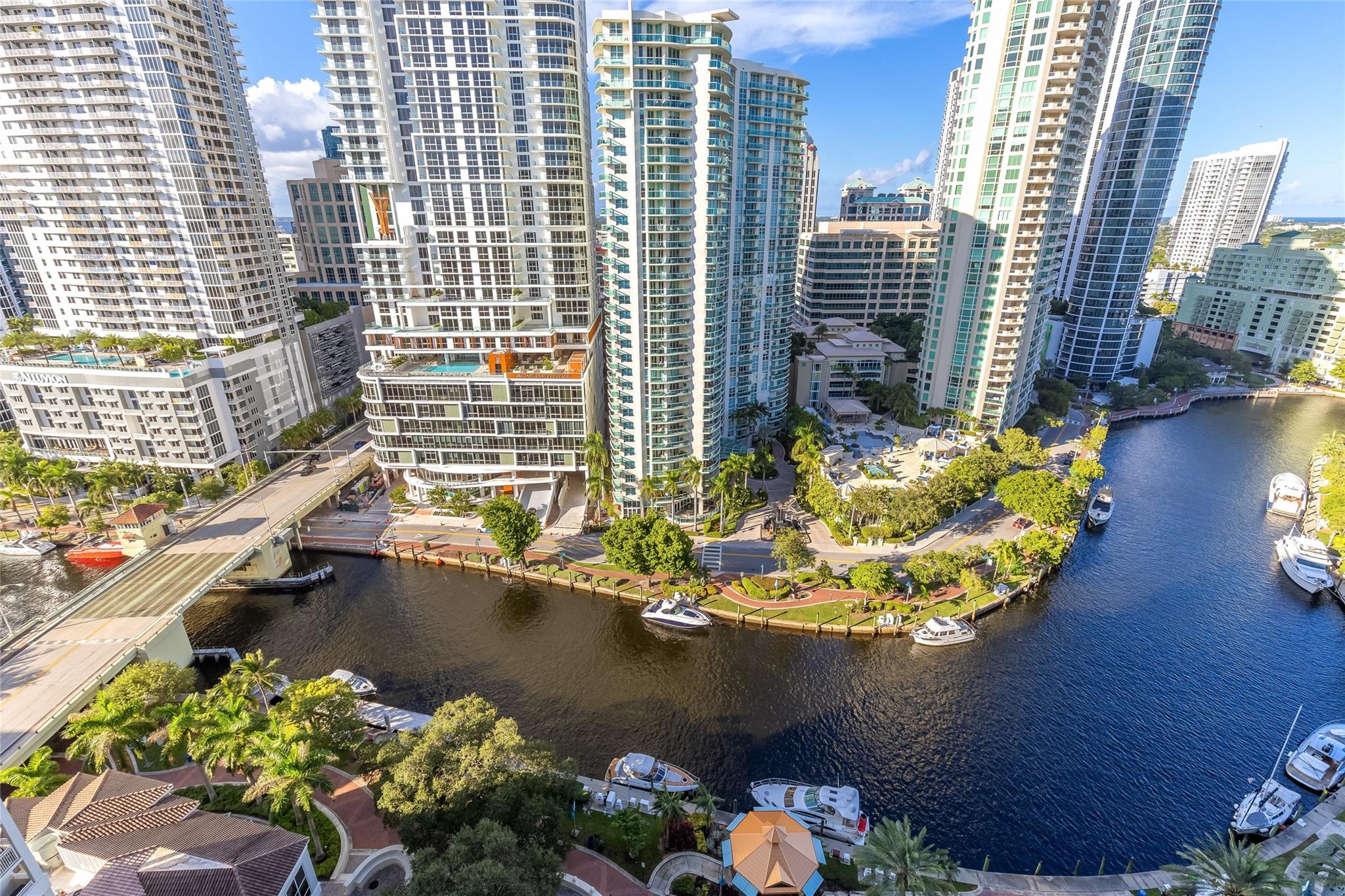 511 Se 5th Ave 2123 Property Photo 1