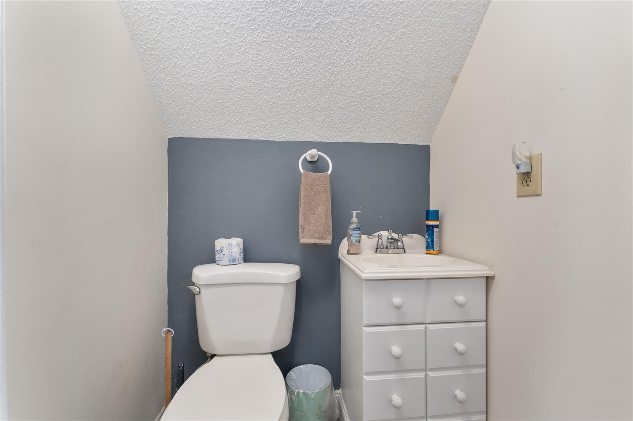 115 Flora Terrace Property Photo 32