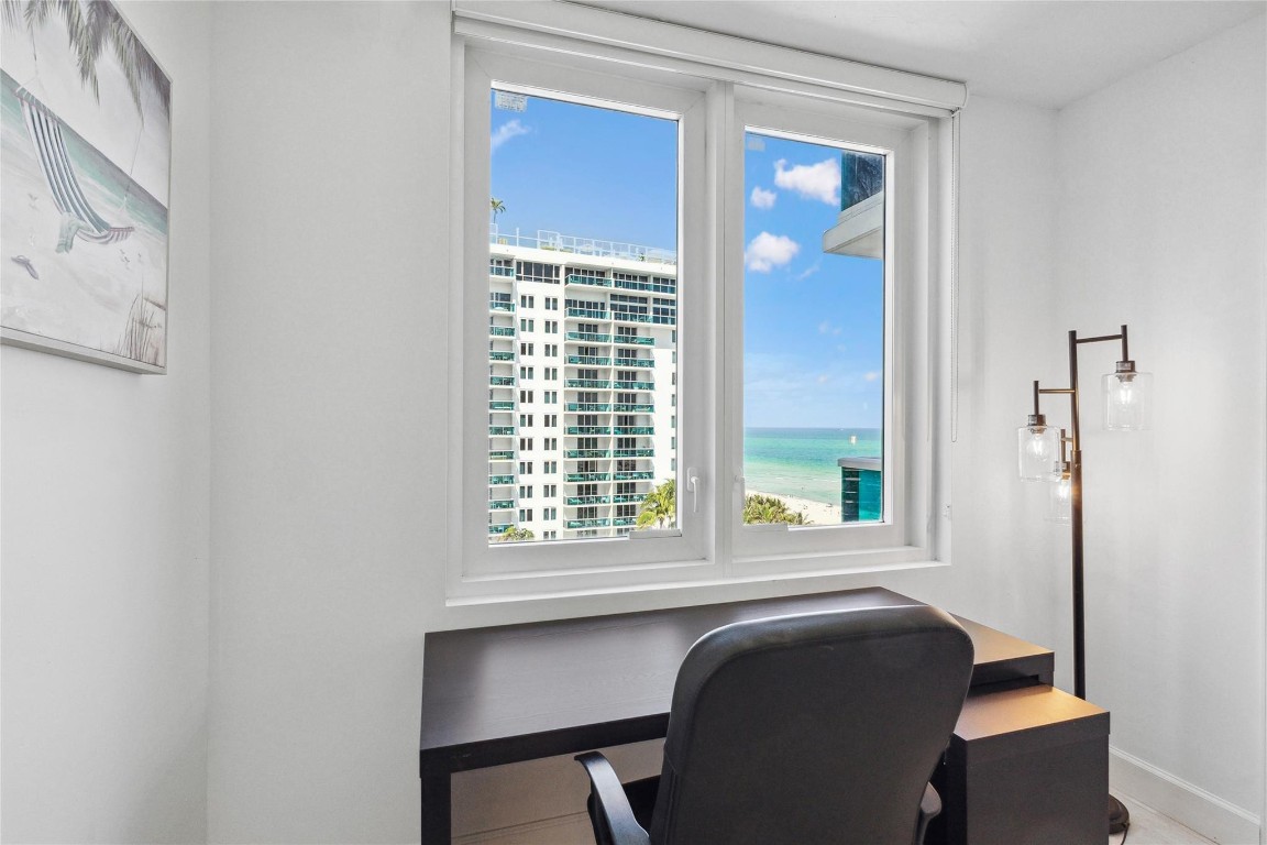 2301 Collins Avenue 1015 Property Photo 8