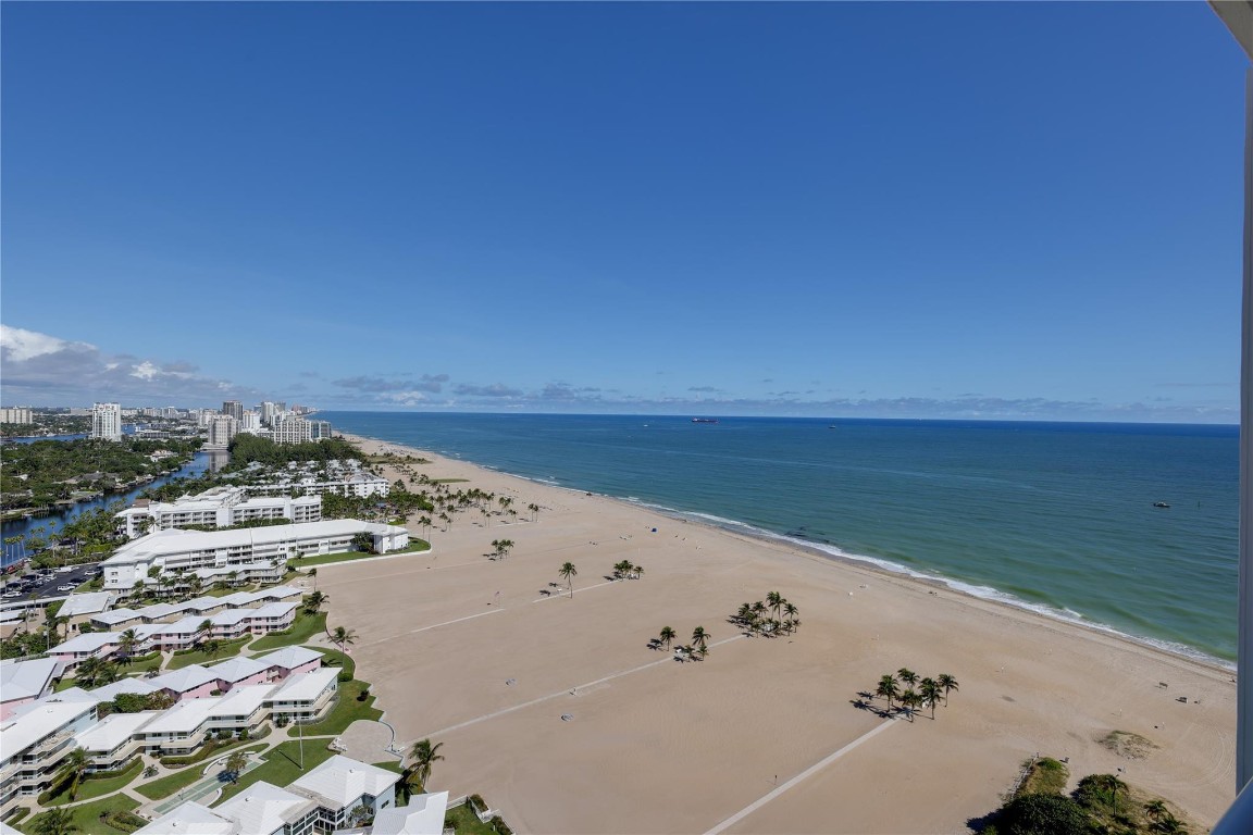 2100 S Ocean Lane 2509ph Property Photo 2