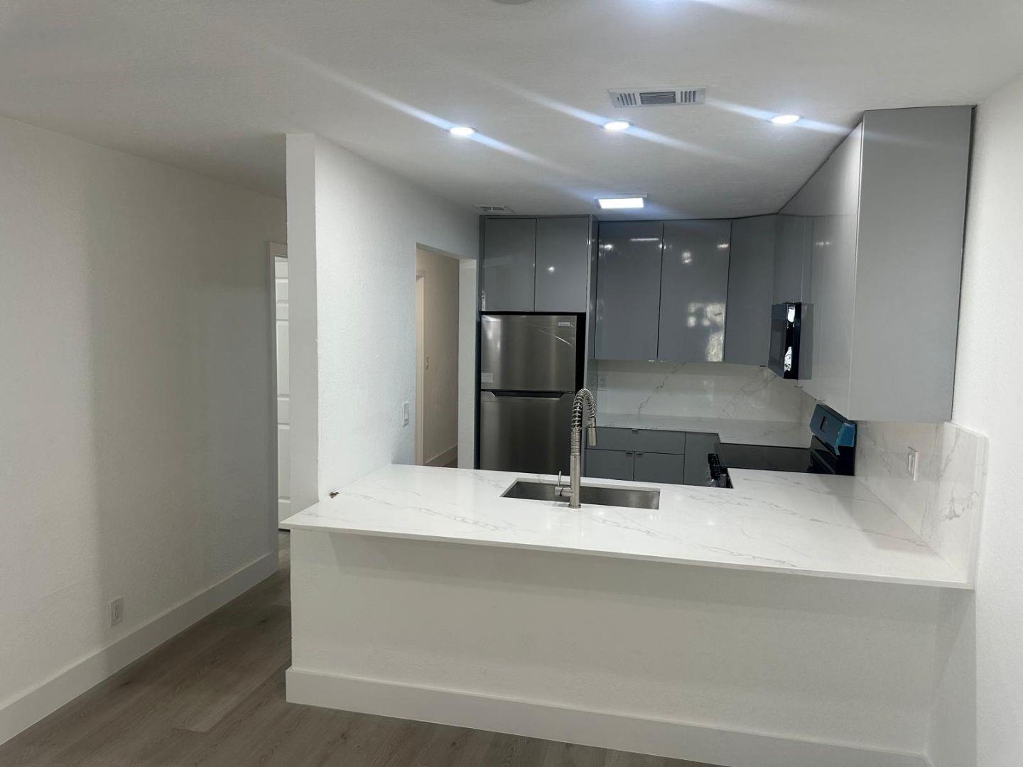 5843 Sw 24th Ave Property Photo 2