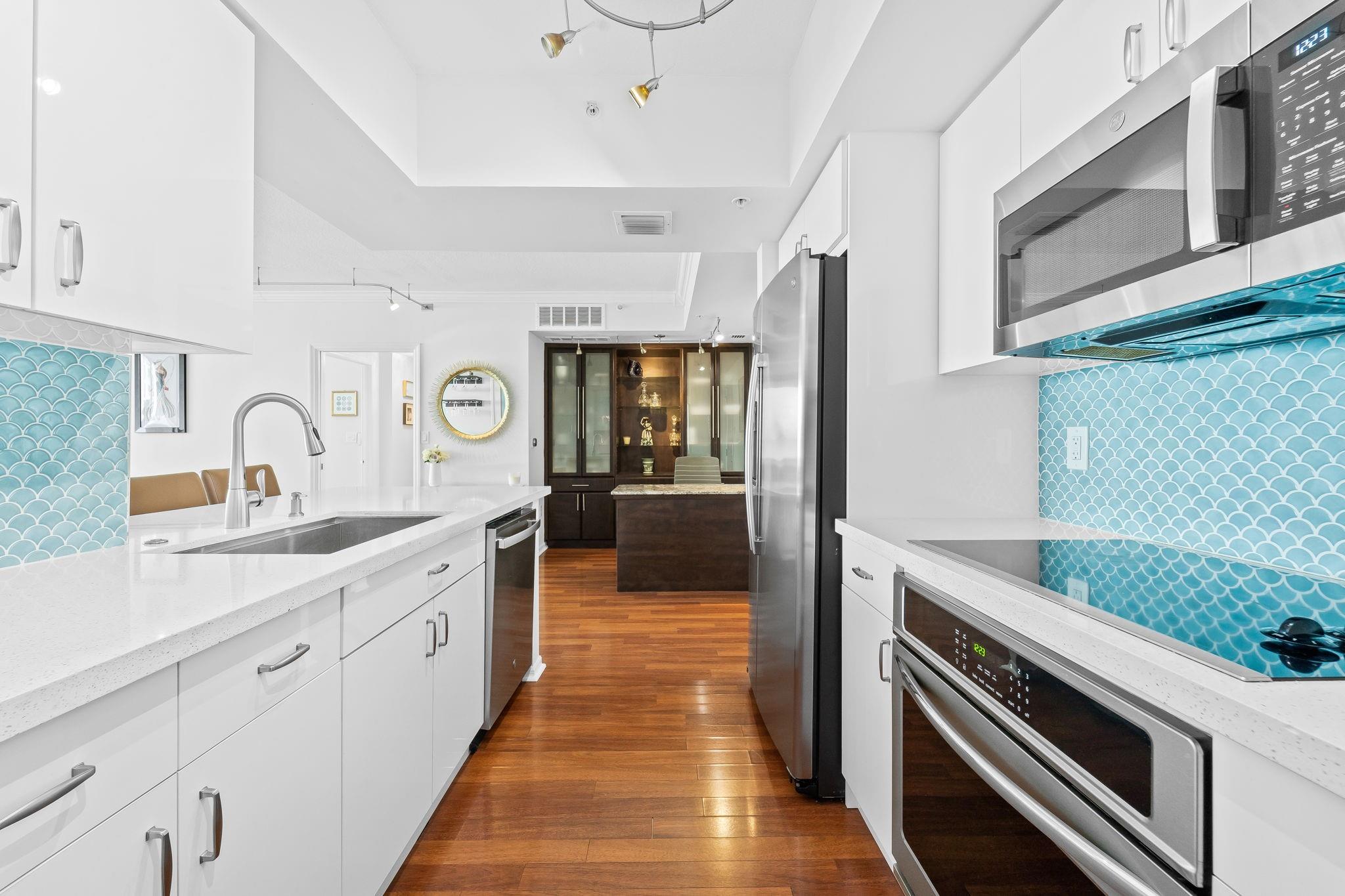 347 N New River Dr E 2102 Property Photo 3