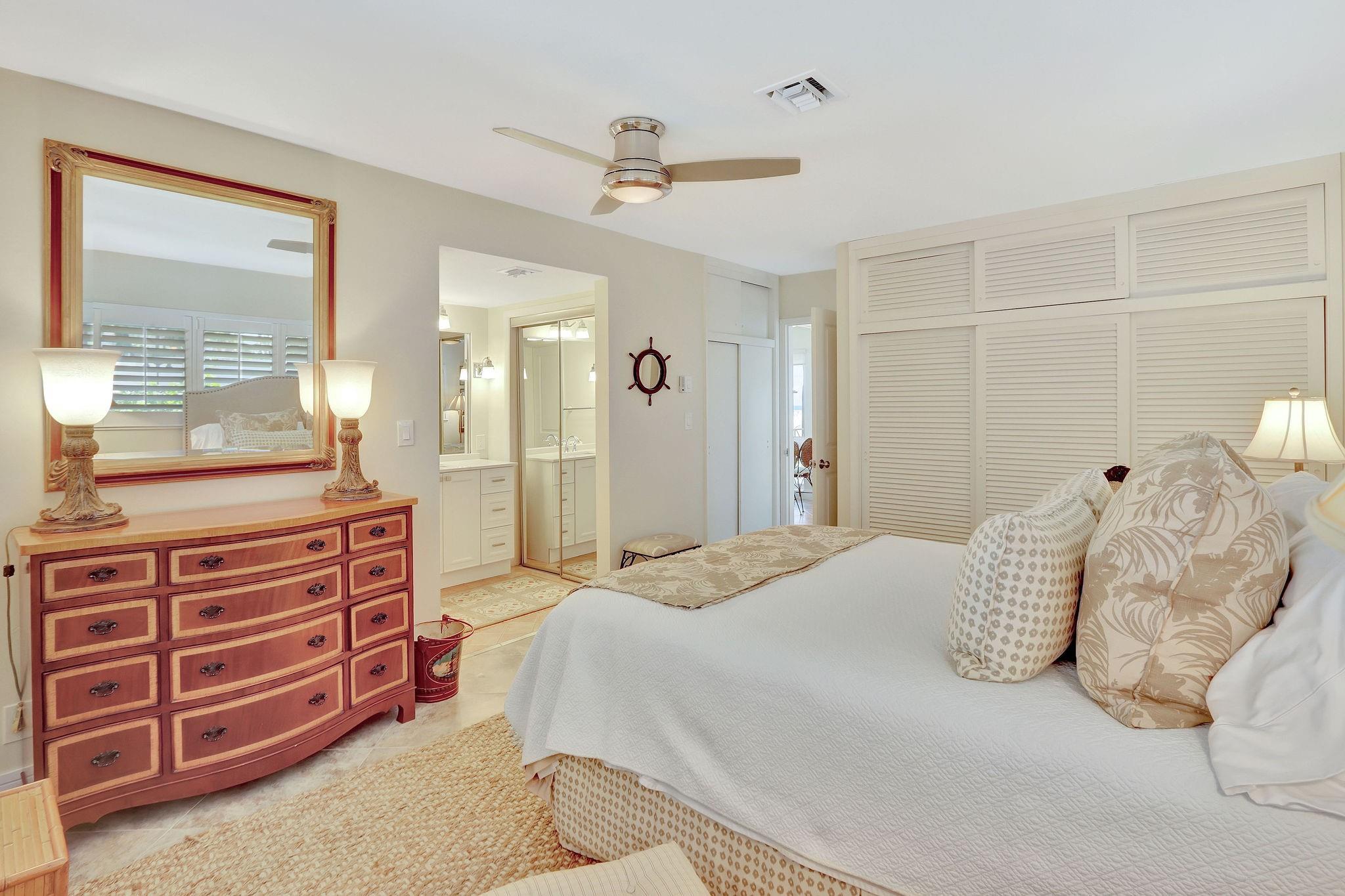 2000 S Ocean Ln 13 Property Photo 16