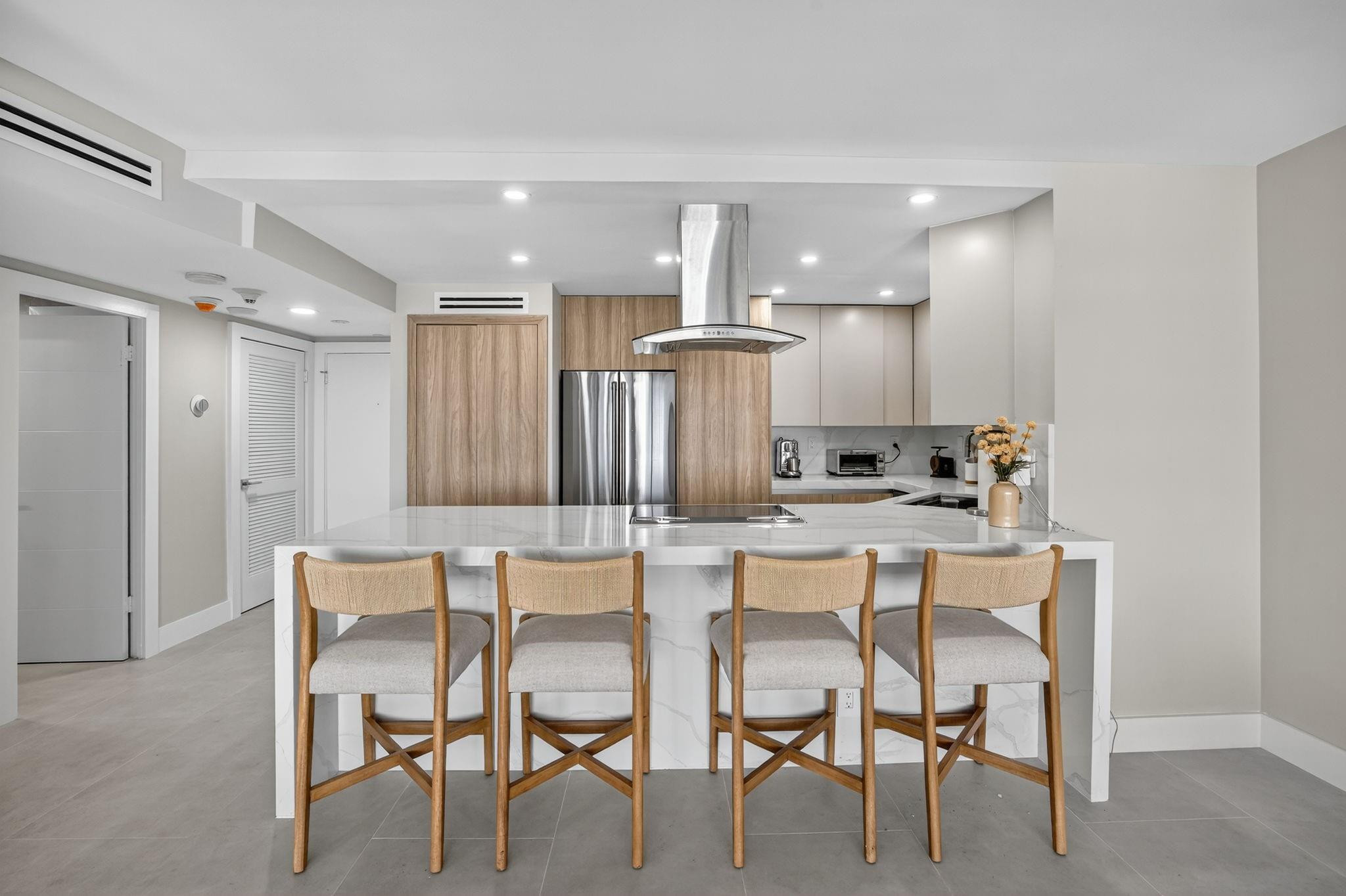 2100 S Ocean Drive 15e Property Photo 4