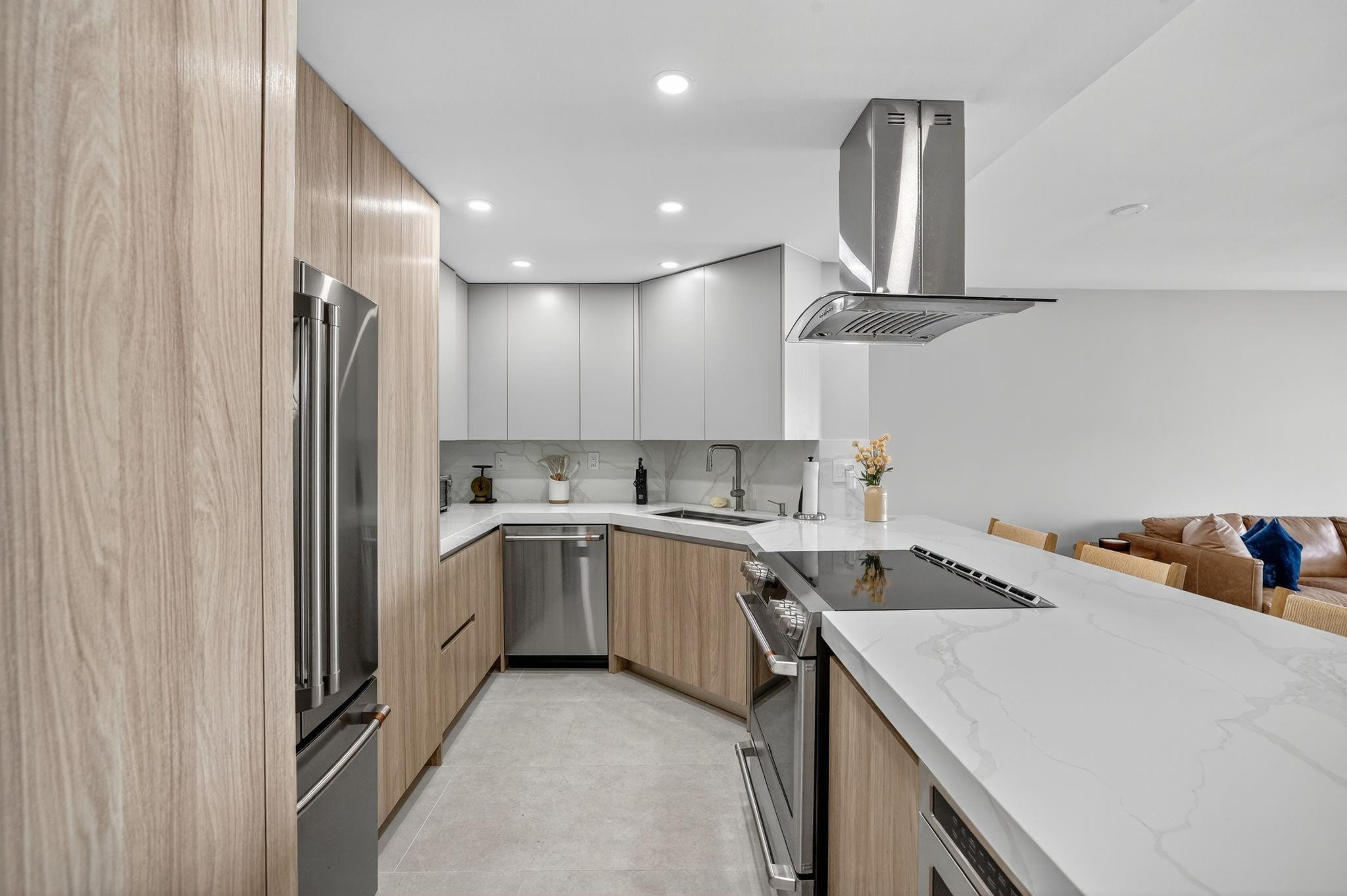 2100 S Ocean Drive 15e Property Photo 5