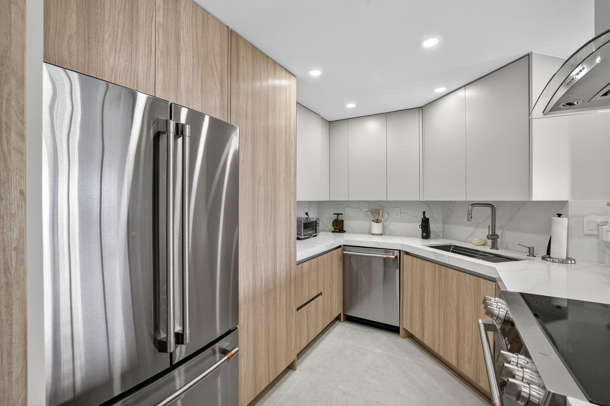 2100 S Ocean Drive 15e Property Photo 6