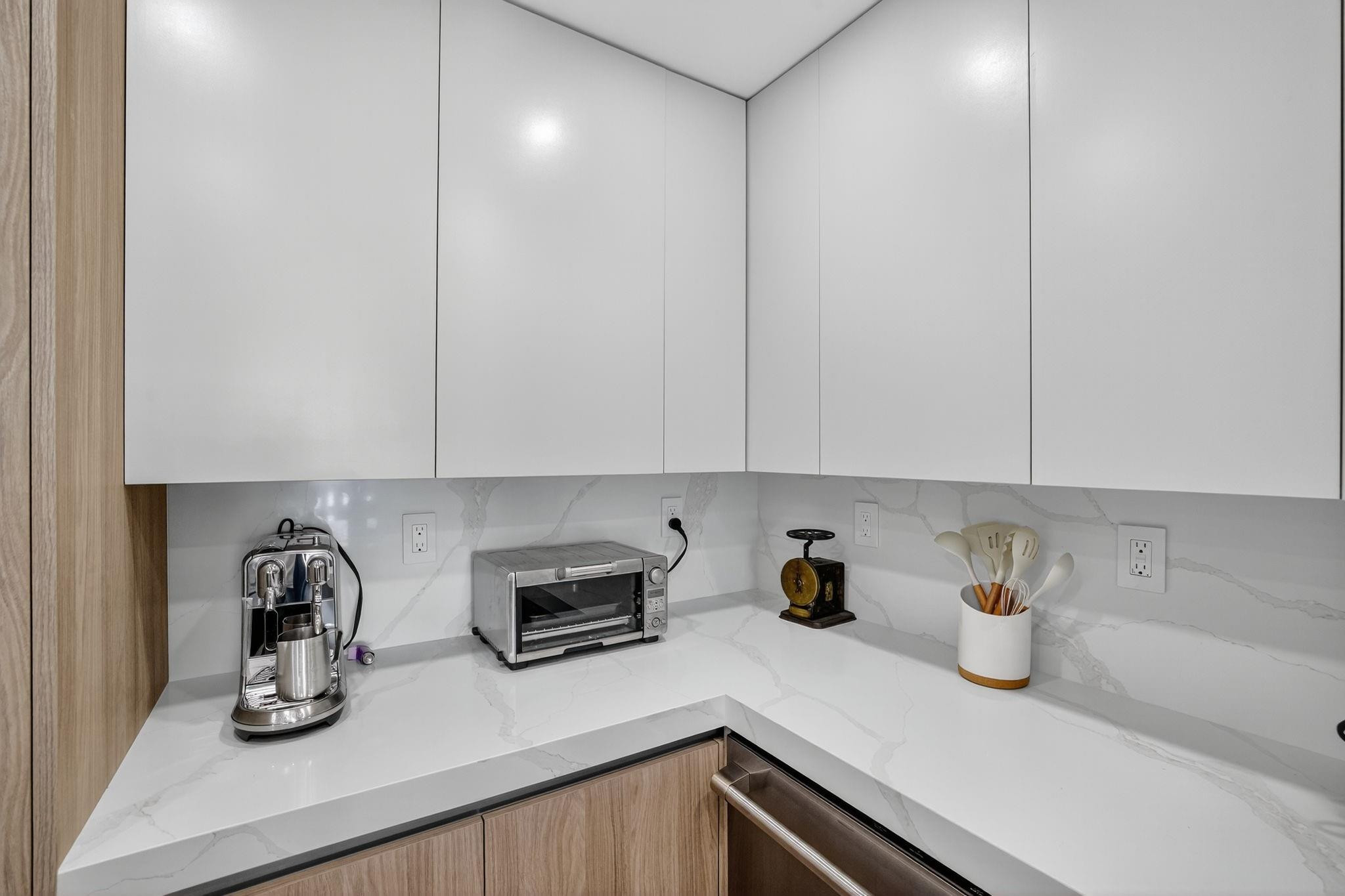 2100 S Ocean Drive 15e Property Photo 8