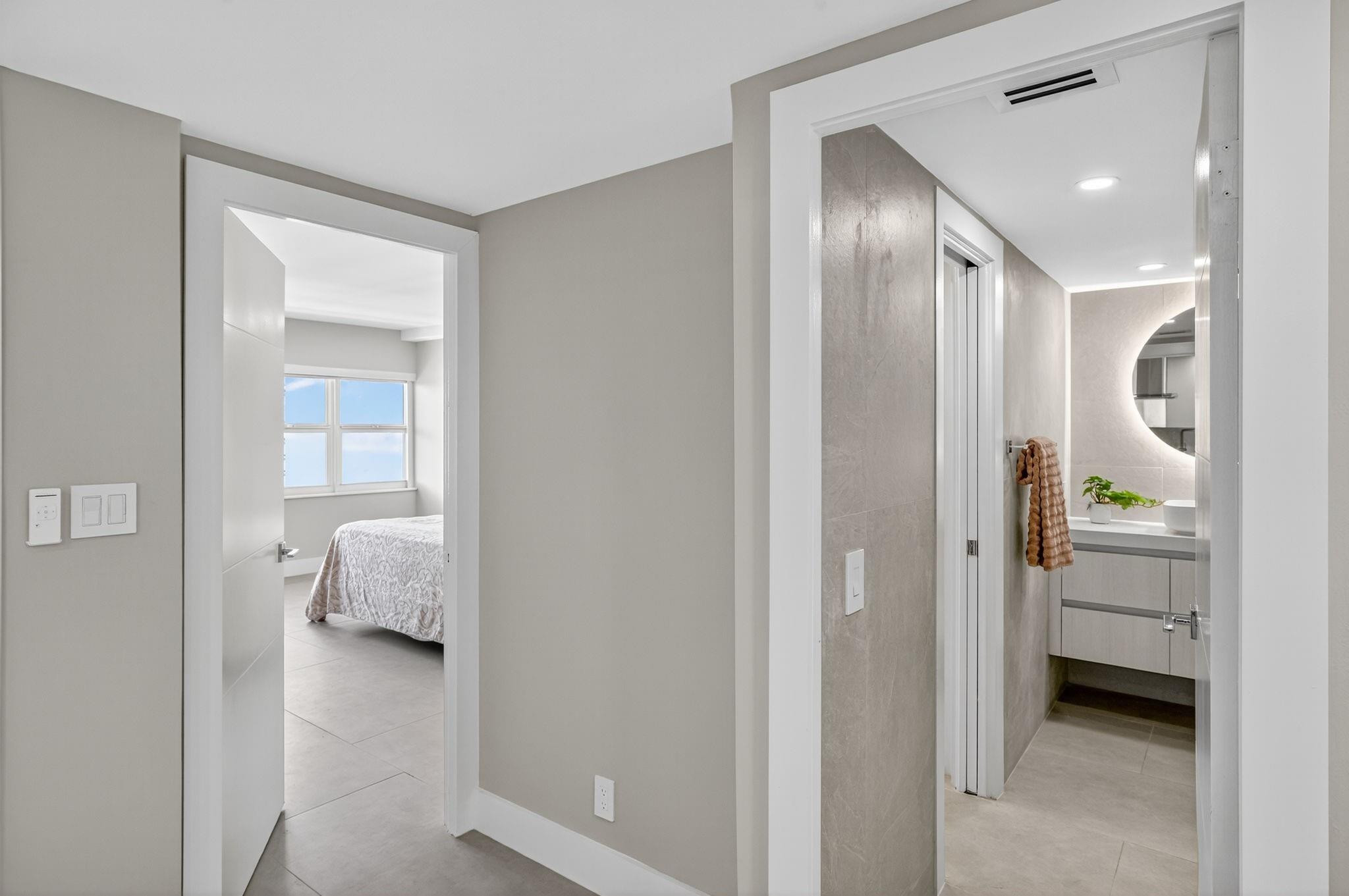 2100 S Ocean Drive 15e Property Photo 18