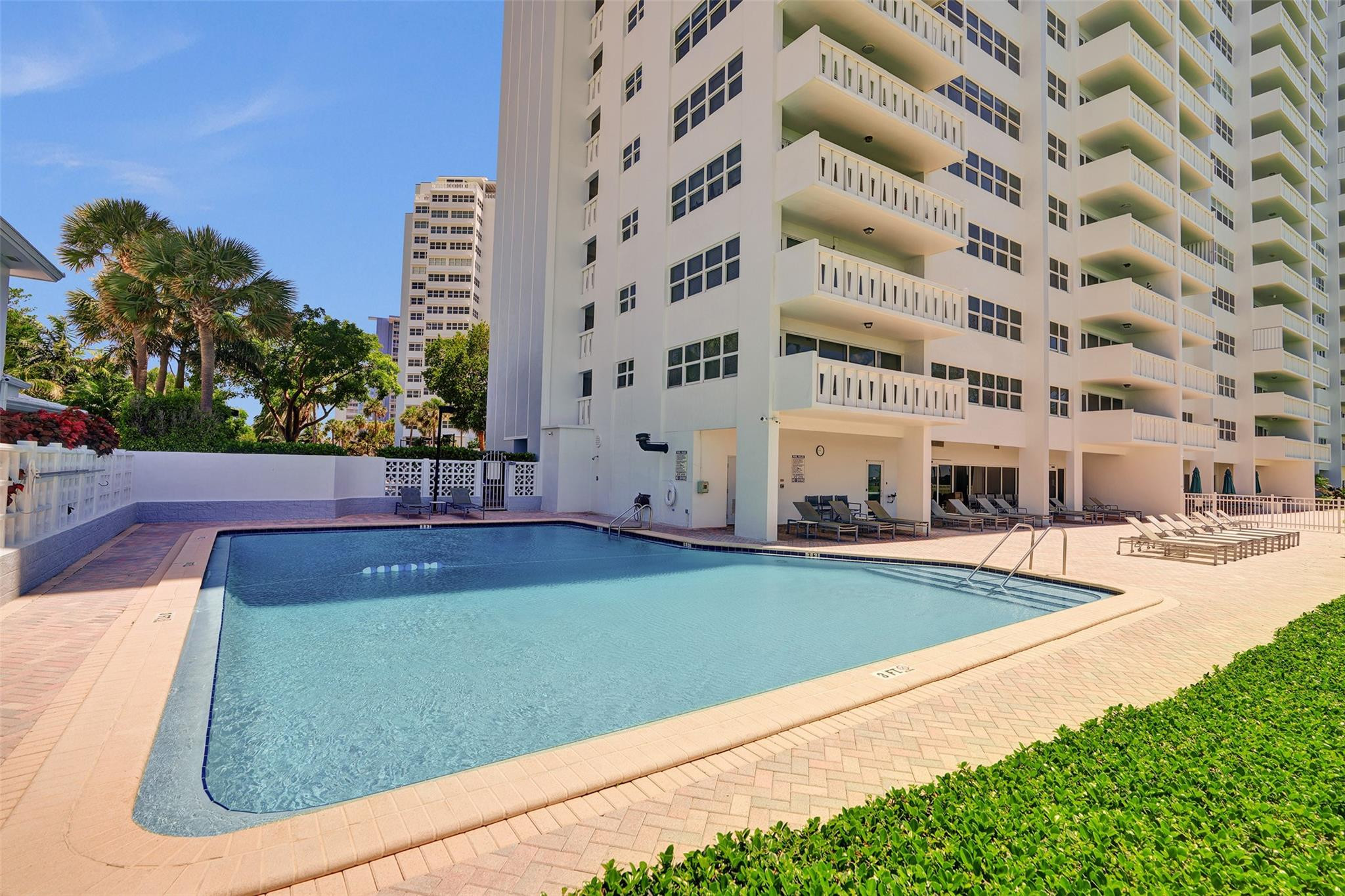 2100 S Ocean Drive 15e Property Photo 44