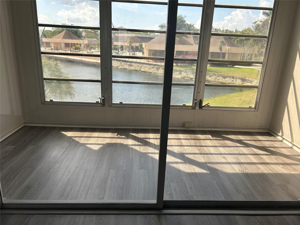 8080 N Sunrise Lakes Drive 209 Property Photo 8