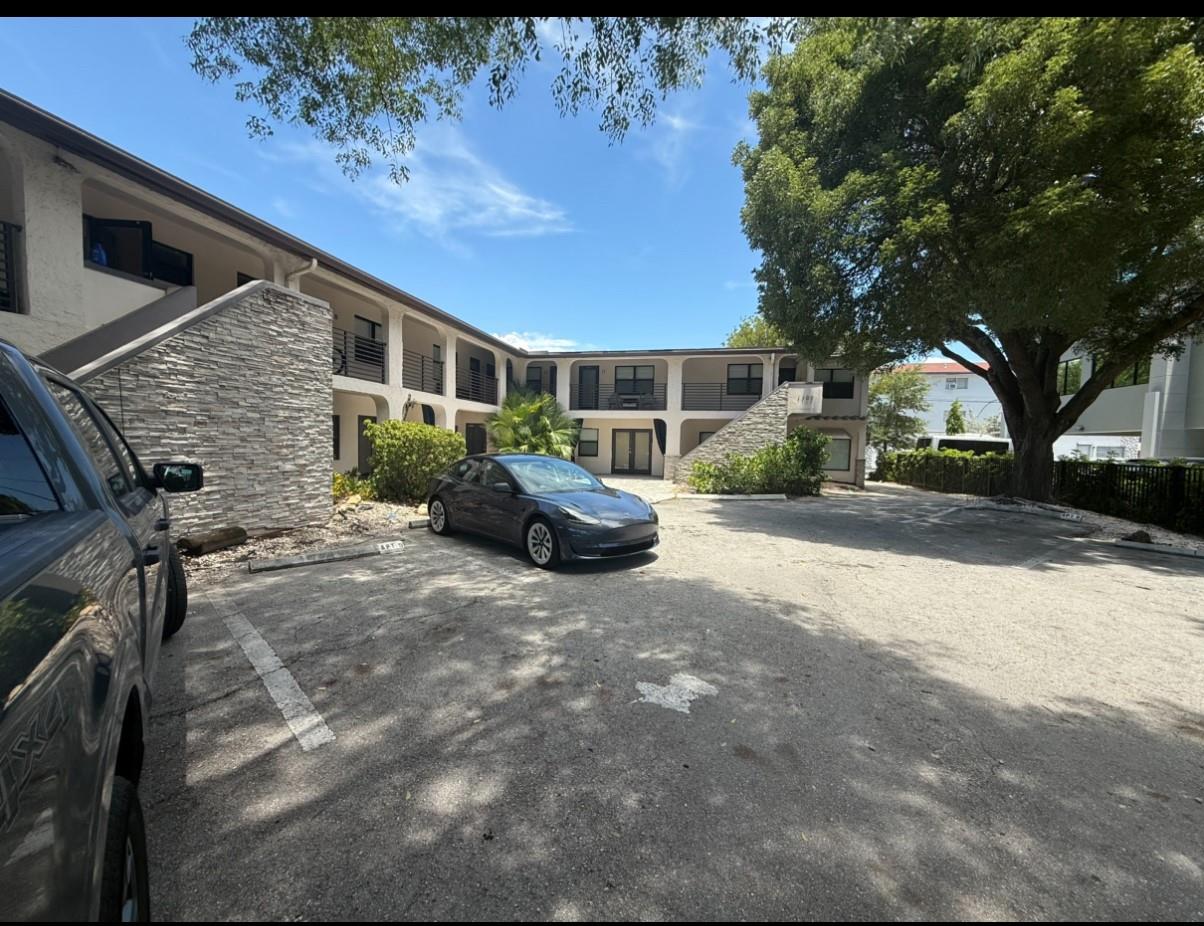 1109 E Broward Blvd 10