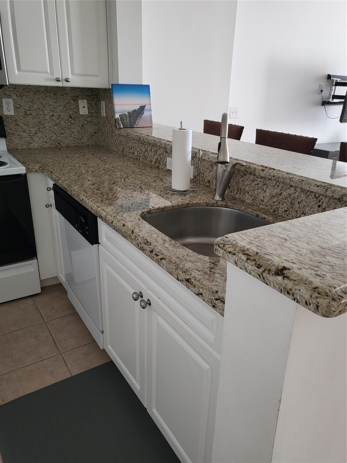 520 Se 5th Ave 3704 Property Photo 6