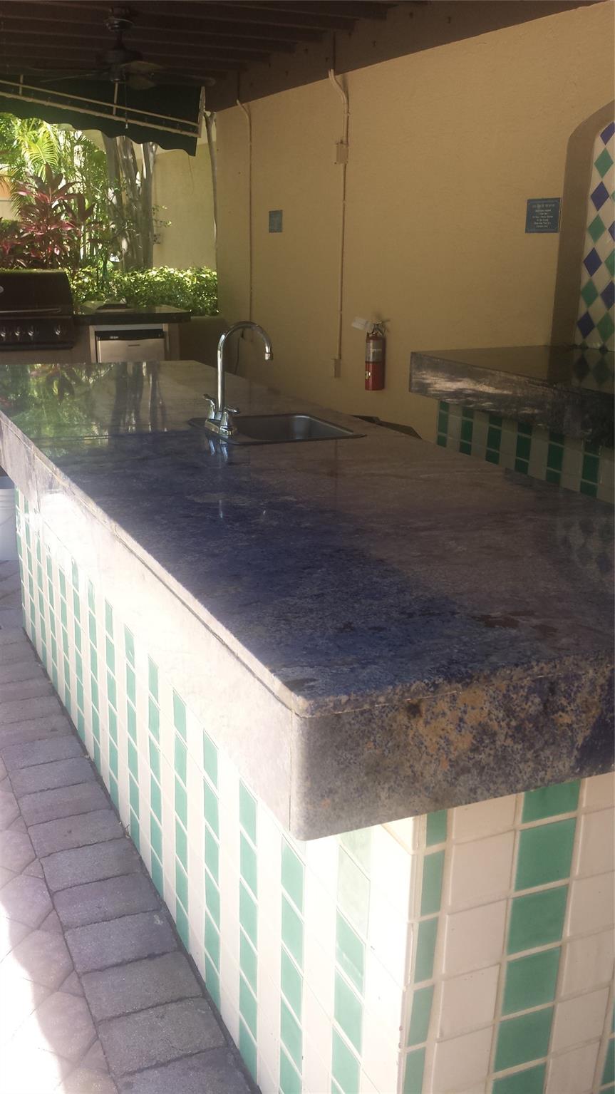 520 Se 5th Ave 3704 Property Photo 23