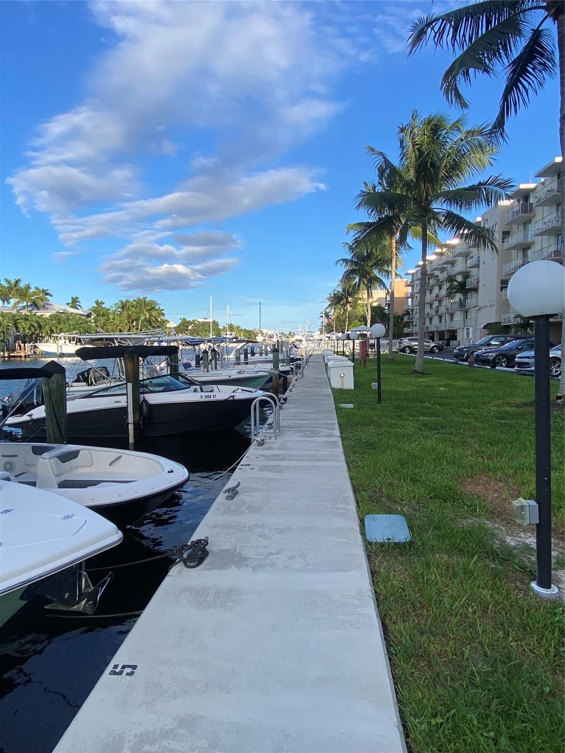 1731 SE 15th St Property Photo 1