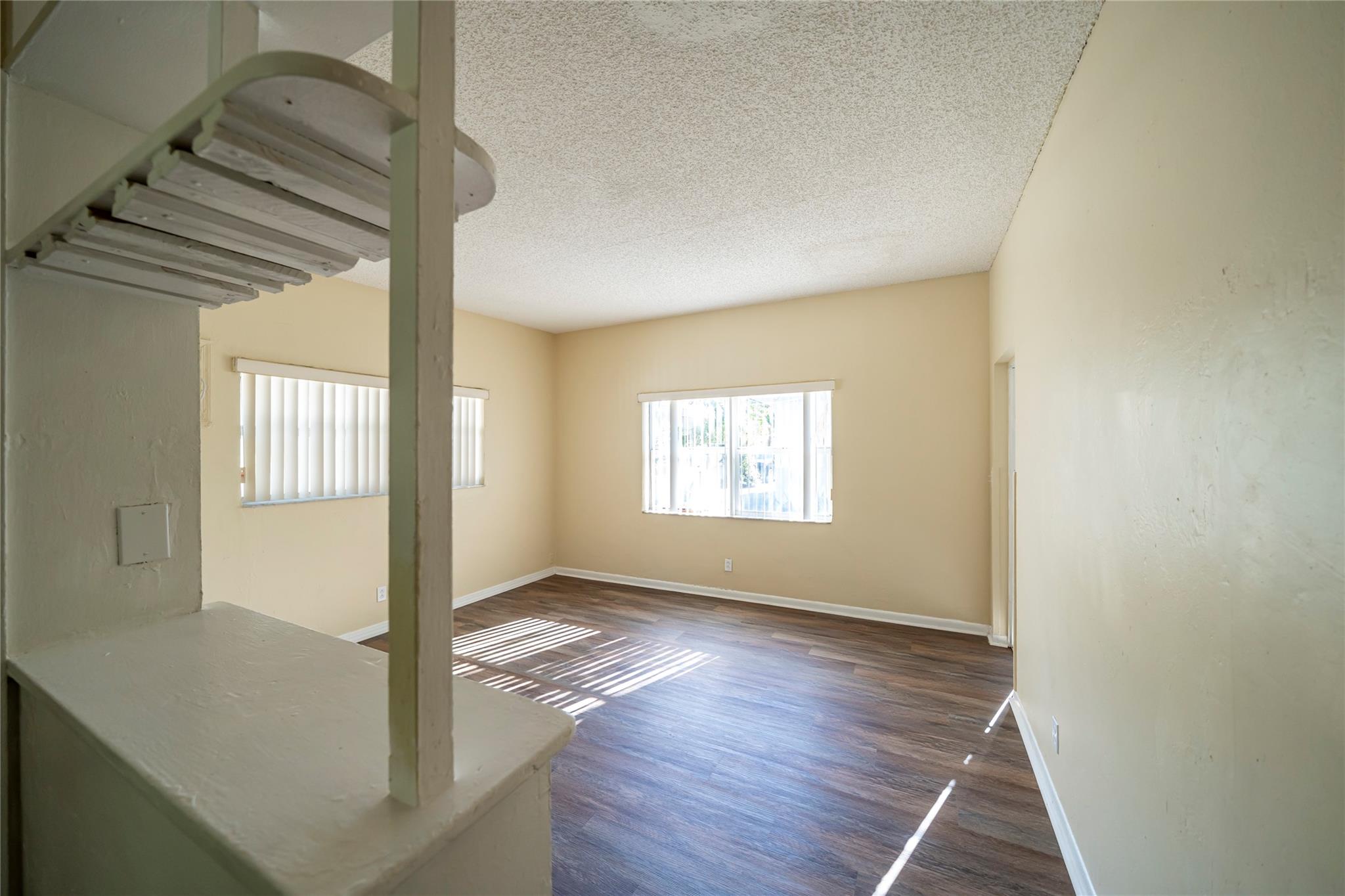 115 Ne 4th St 4 Property Photo 1