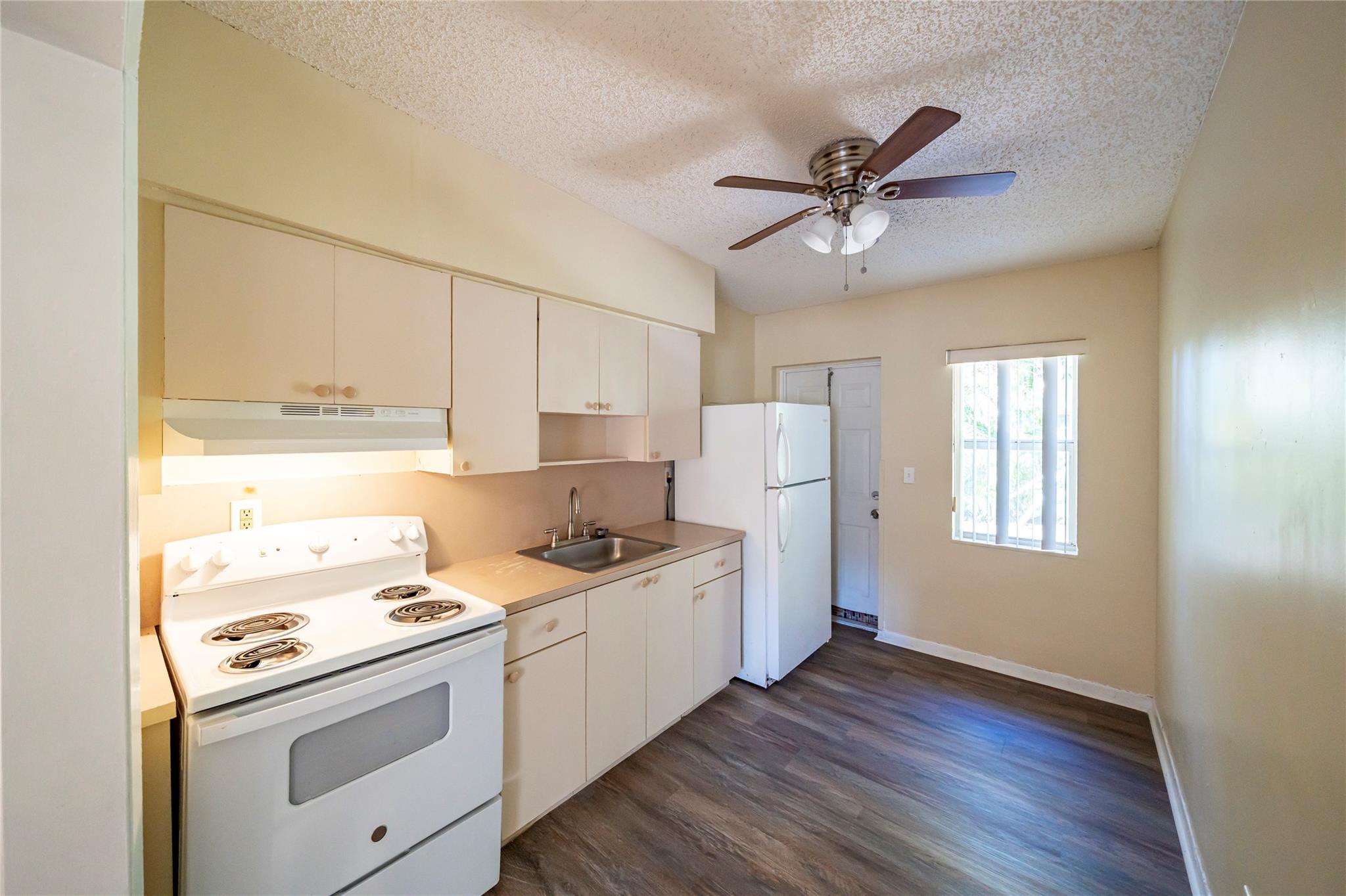 115 Ne 4th St 4 Property Photo 4