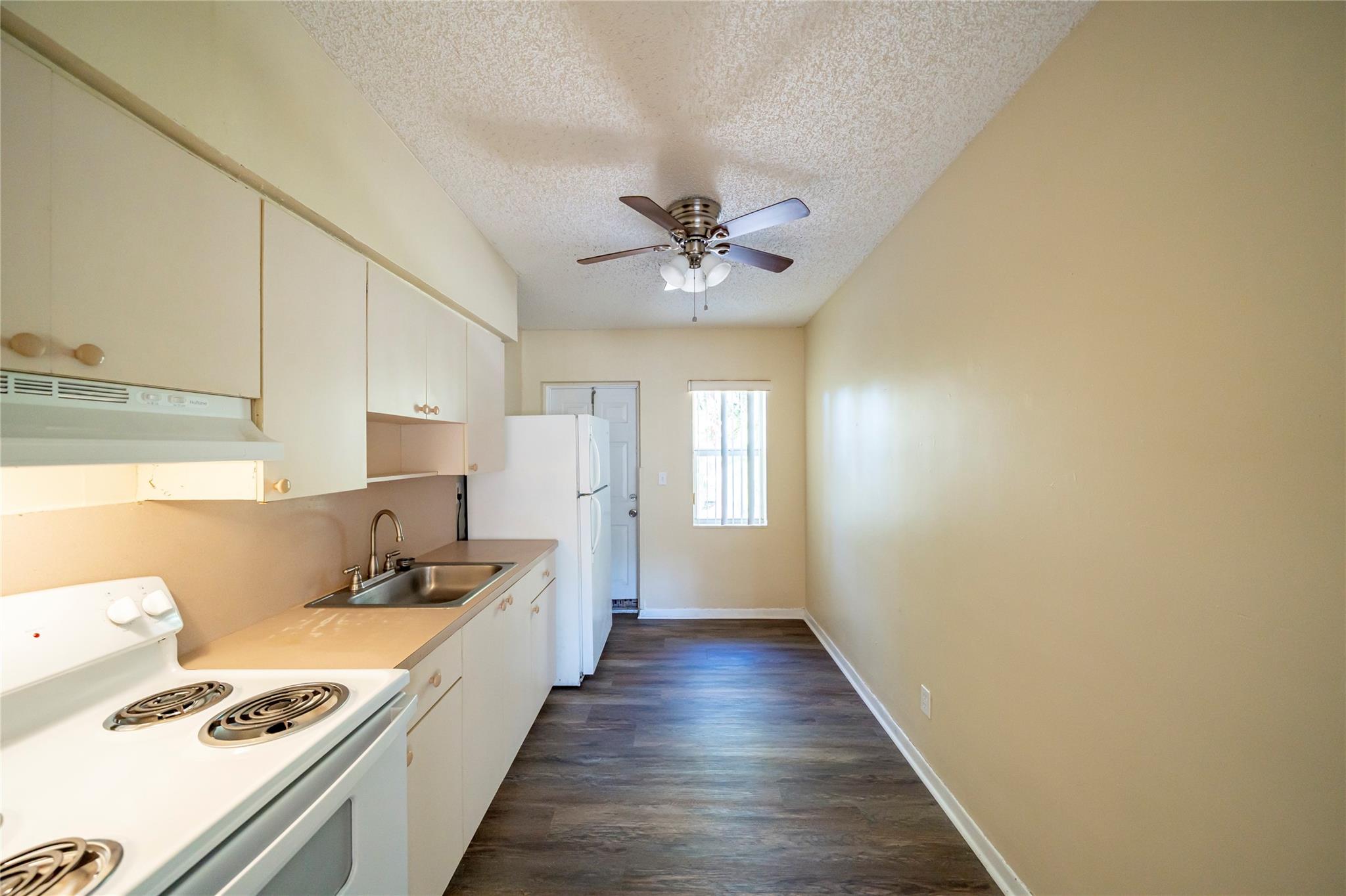 115 Ne 4th St 4 Property Photo 5