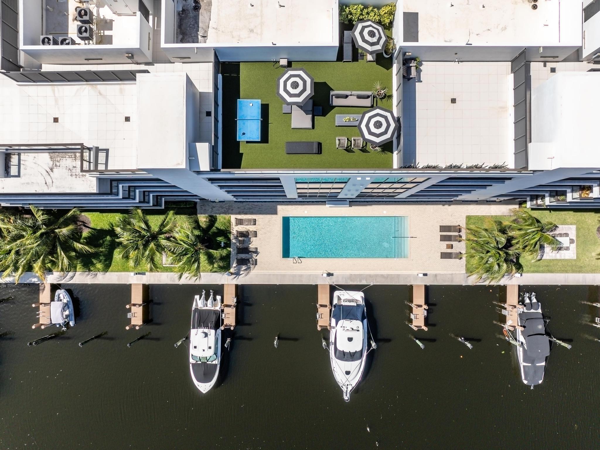 20 Isle Of Venice Dr Ph2 Property Photo 2