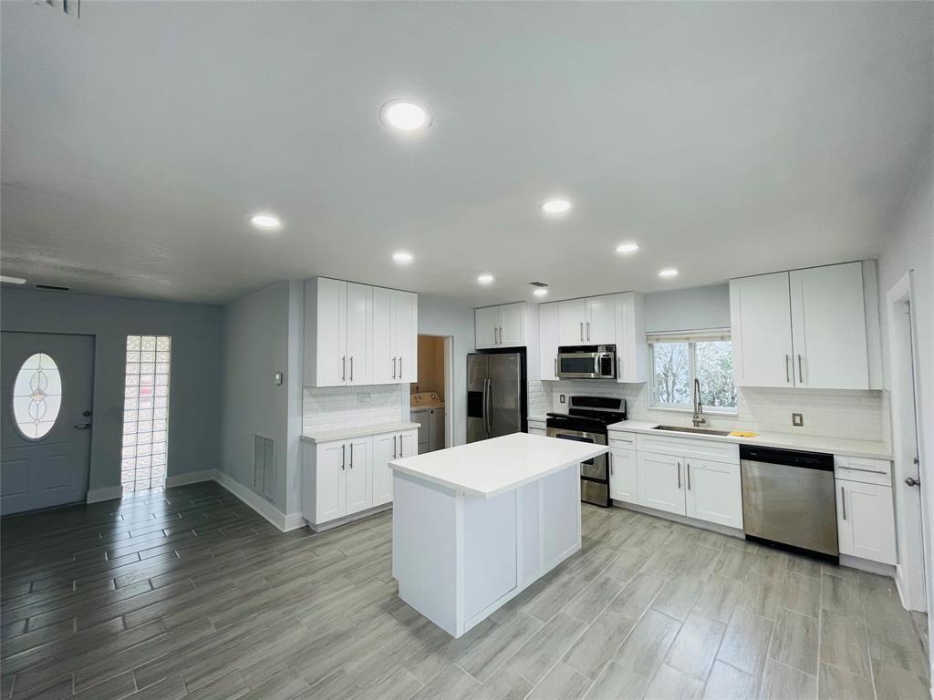 2231 Sw 14th St Property Photo 2