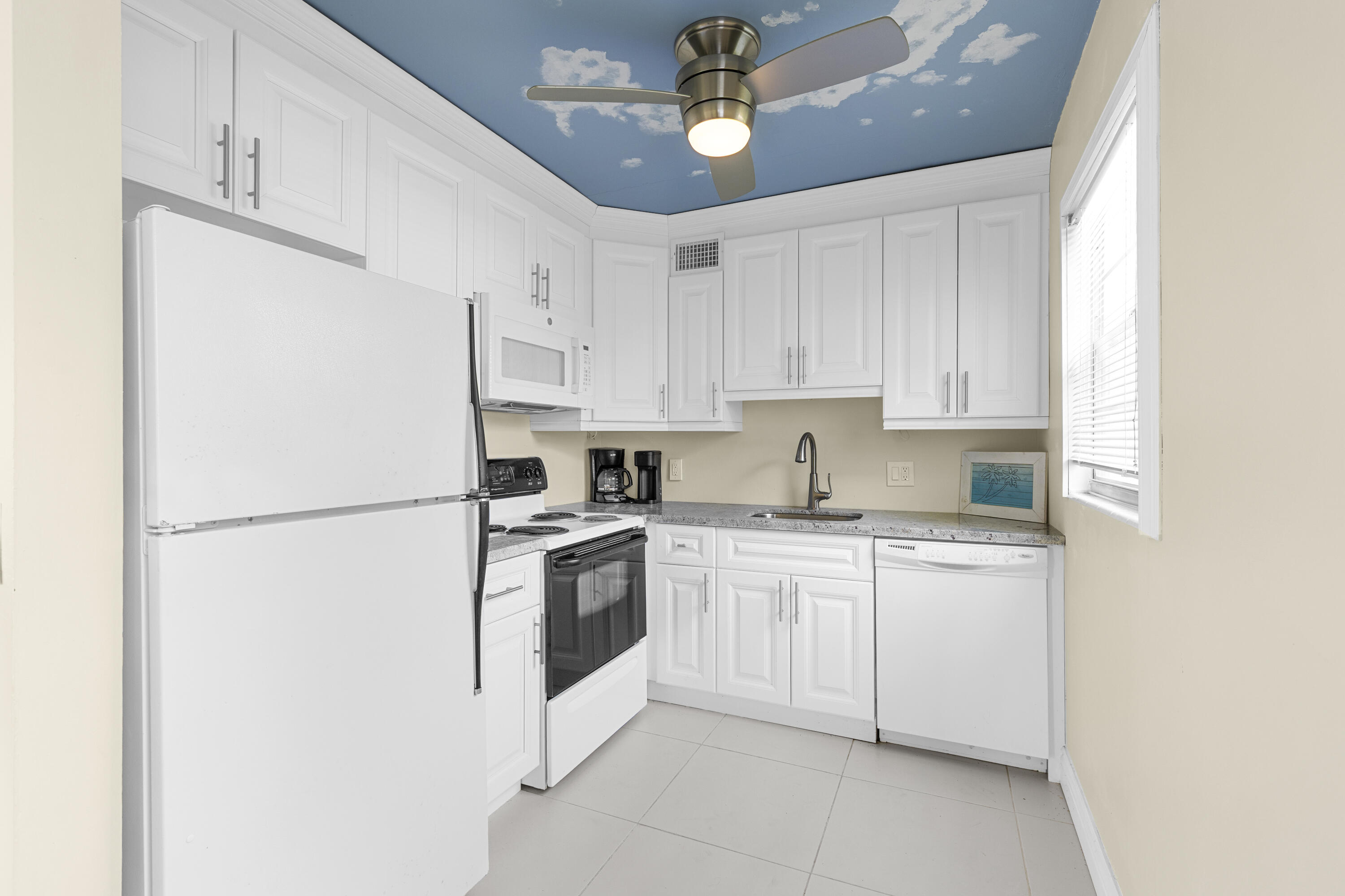 209 Ventnor M 209 Property Photo 1