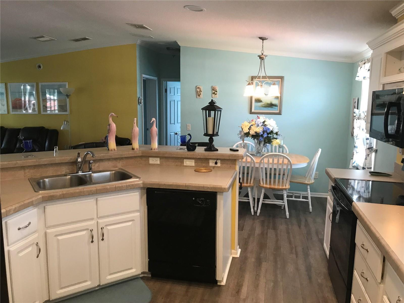 1081 6th Street Property Photo 7