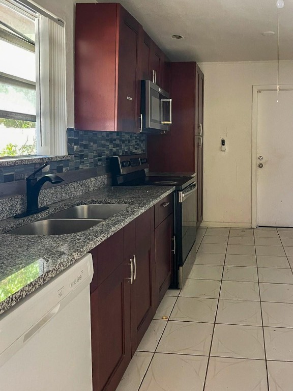2421 Nw 63rd Avenue Property Photo 4