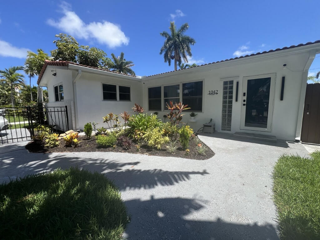 1042 Tyler Street Property Photo 1