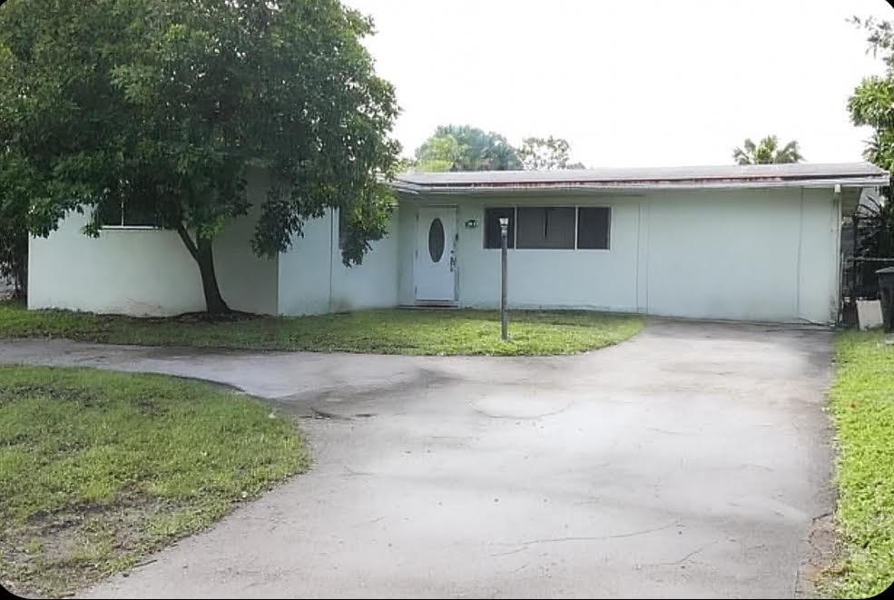 1239 SW 29 Terrace Property Photo 1