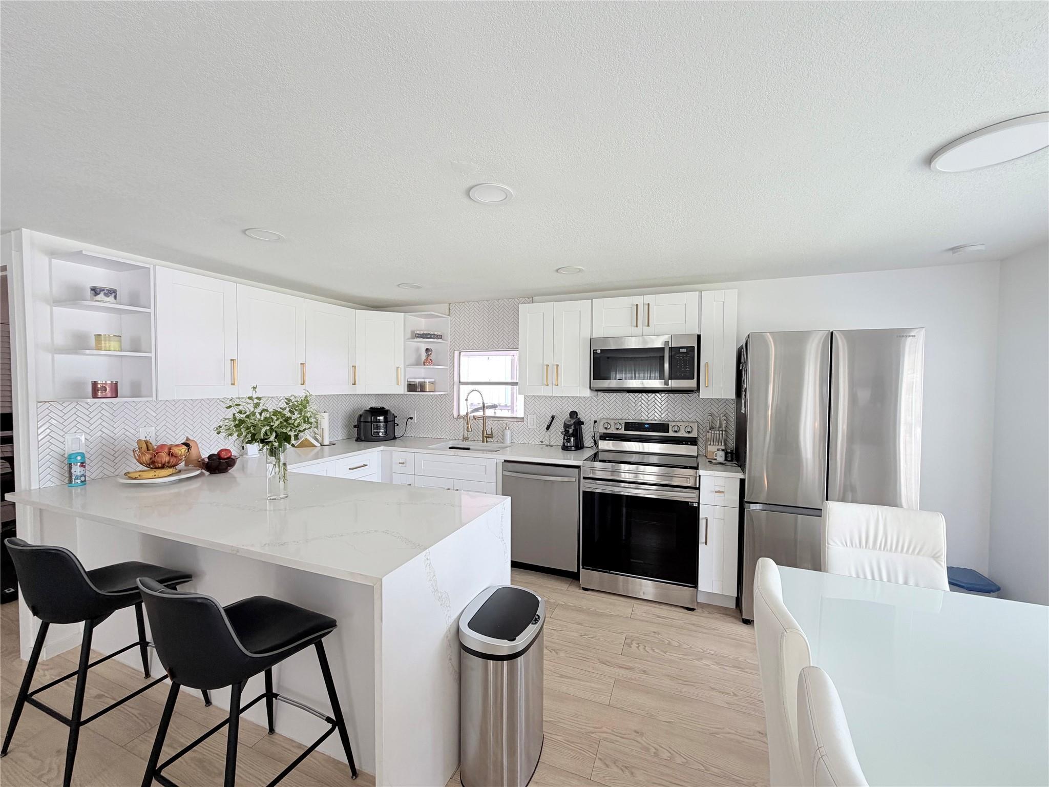 5221 Sw 25th Ave Property Photo 7