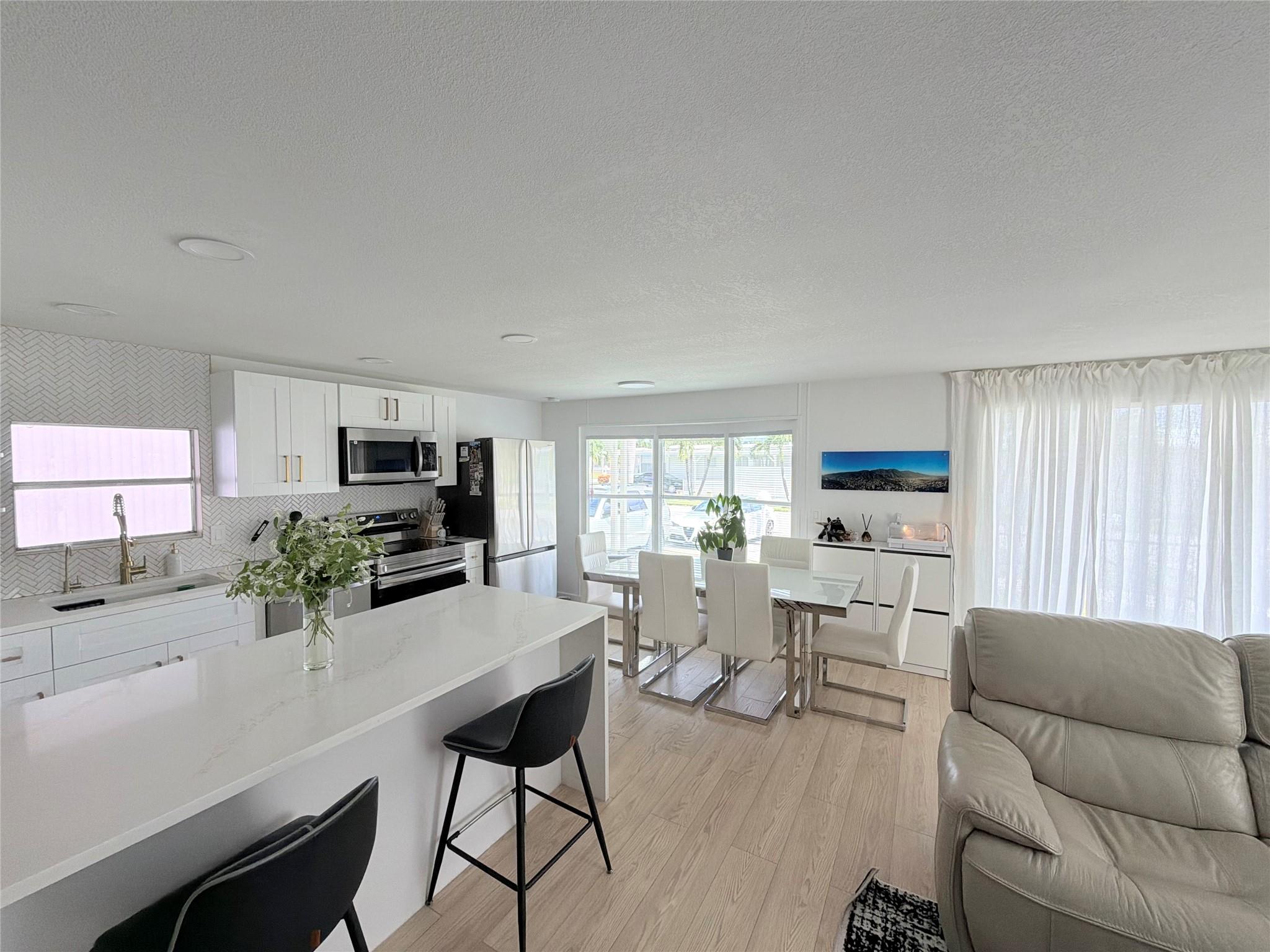 5221 Sw 25th Ave Property Photo 8