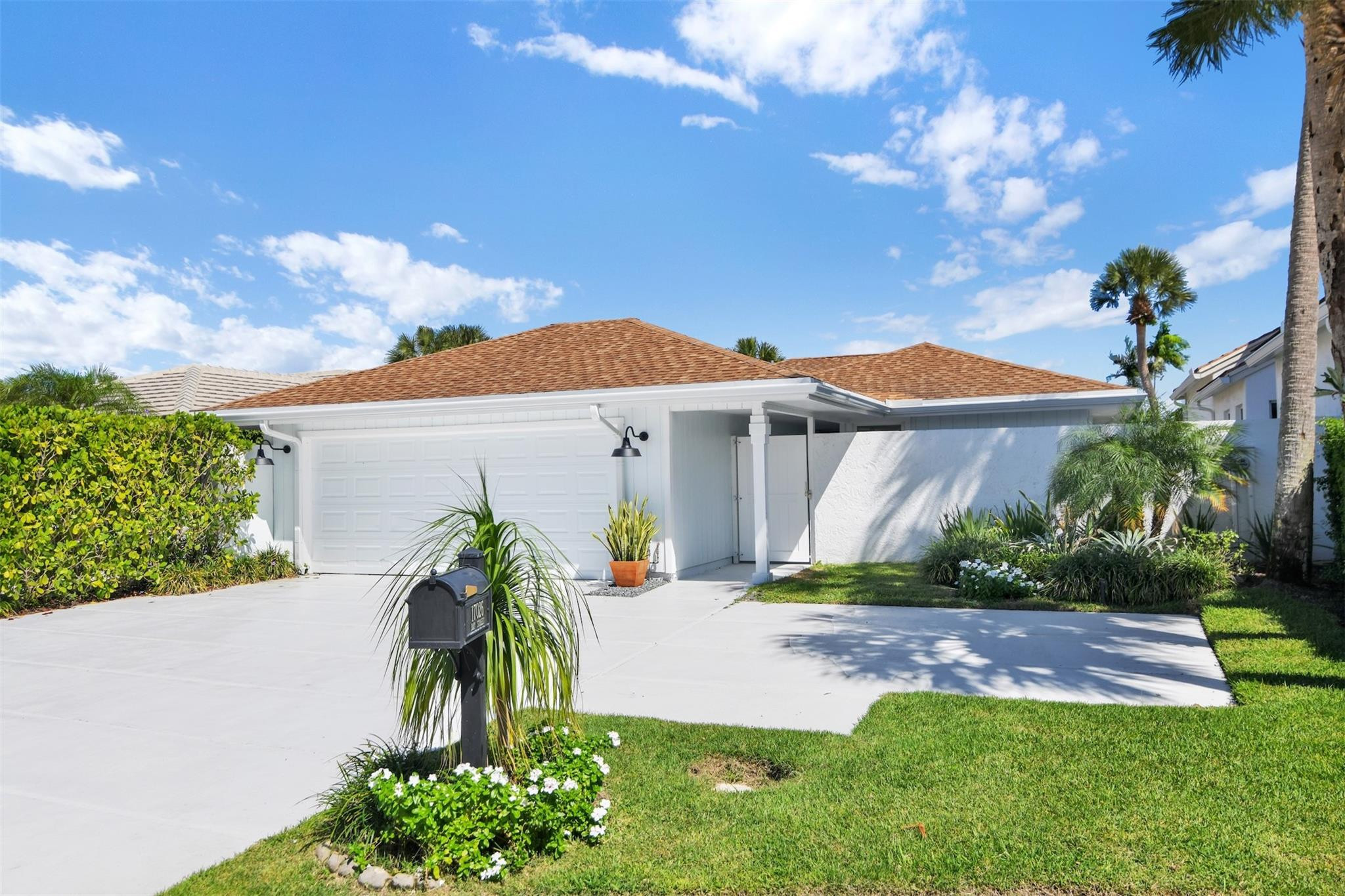 17026 Bay Street Property Photo 3