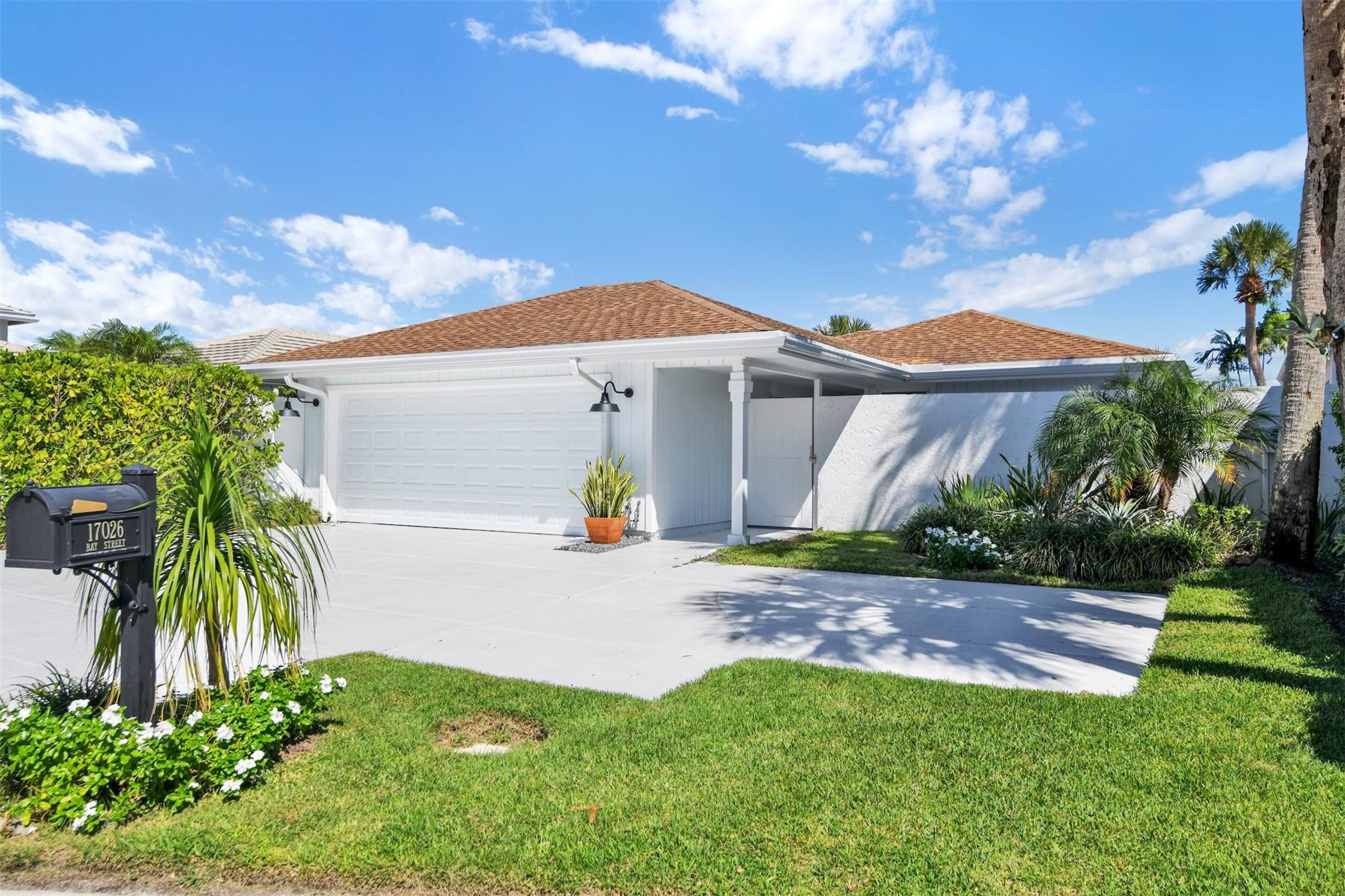 17026 Bay Street Property Photo 4