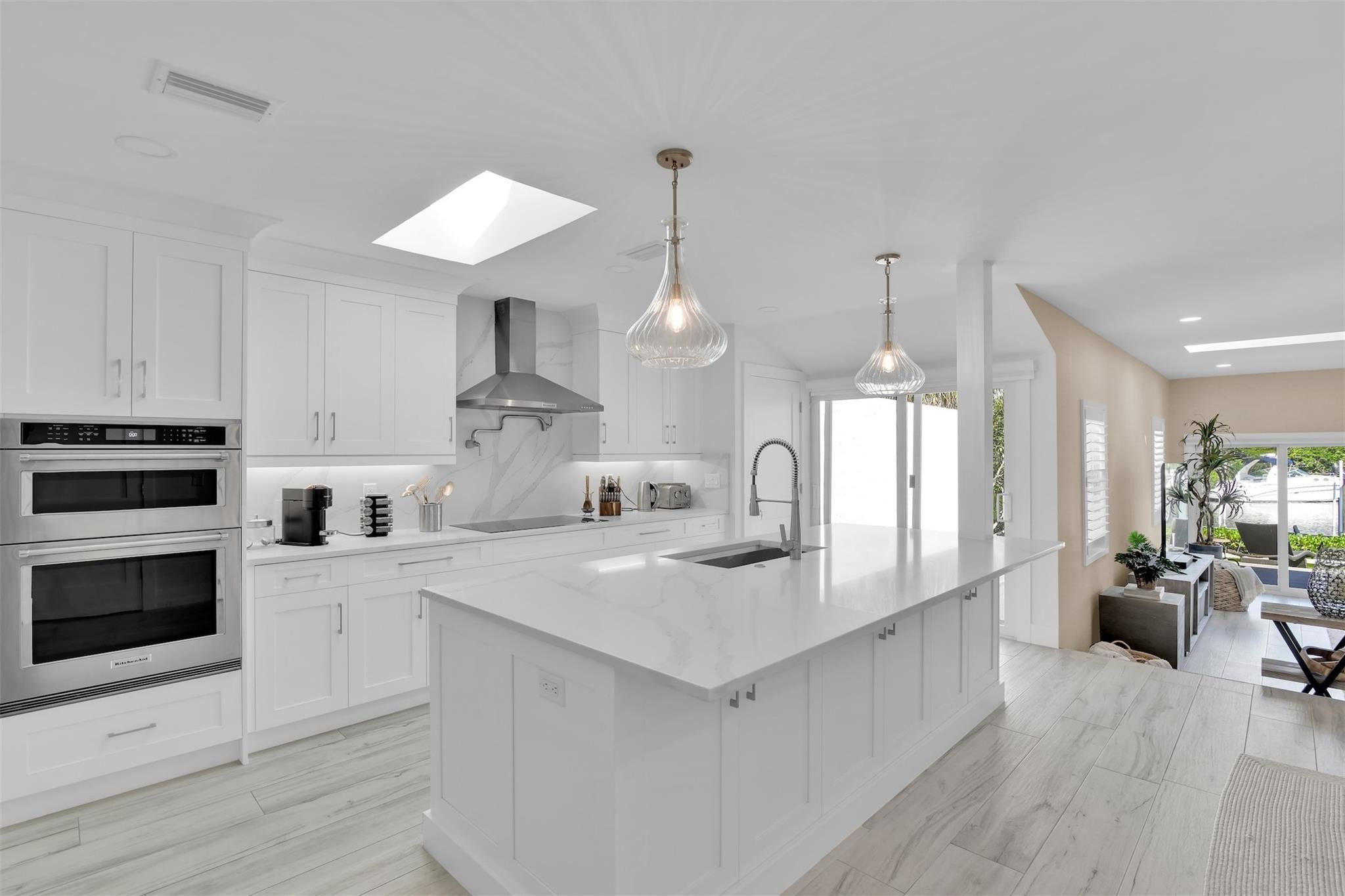 17026 Bay Street Property Photo 28