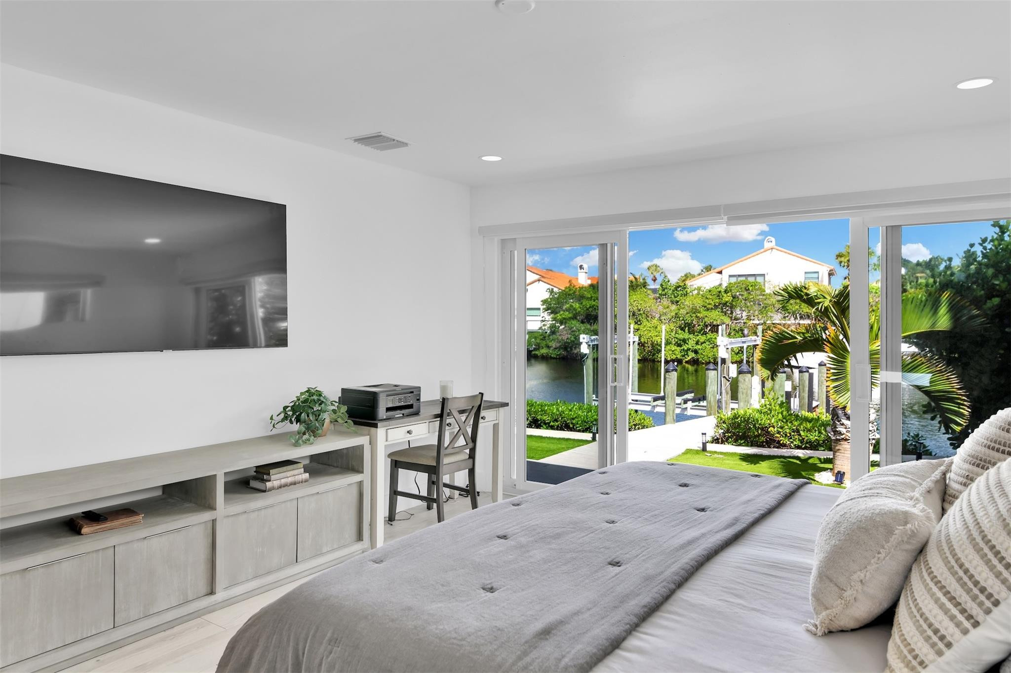 17026 Bay Street Property Photo 57