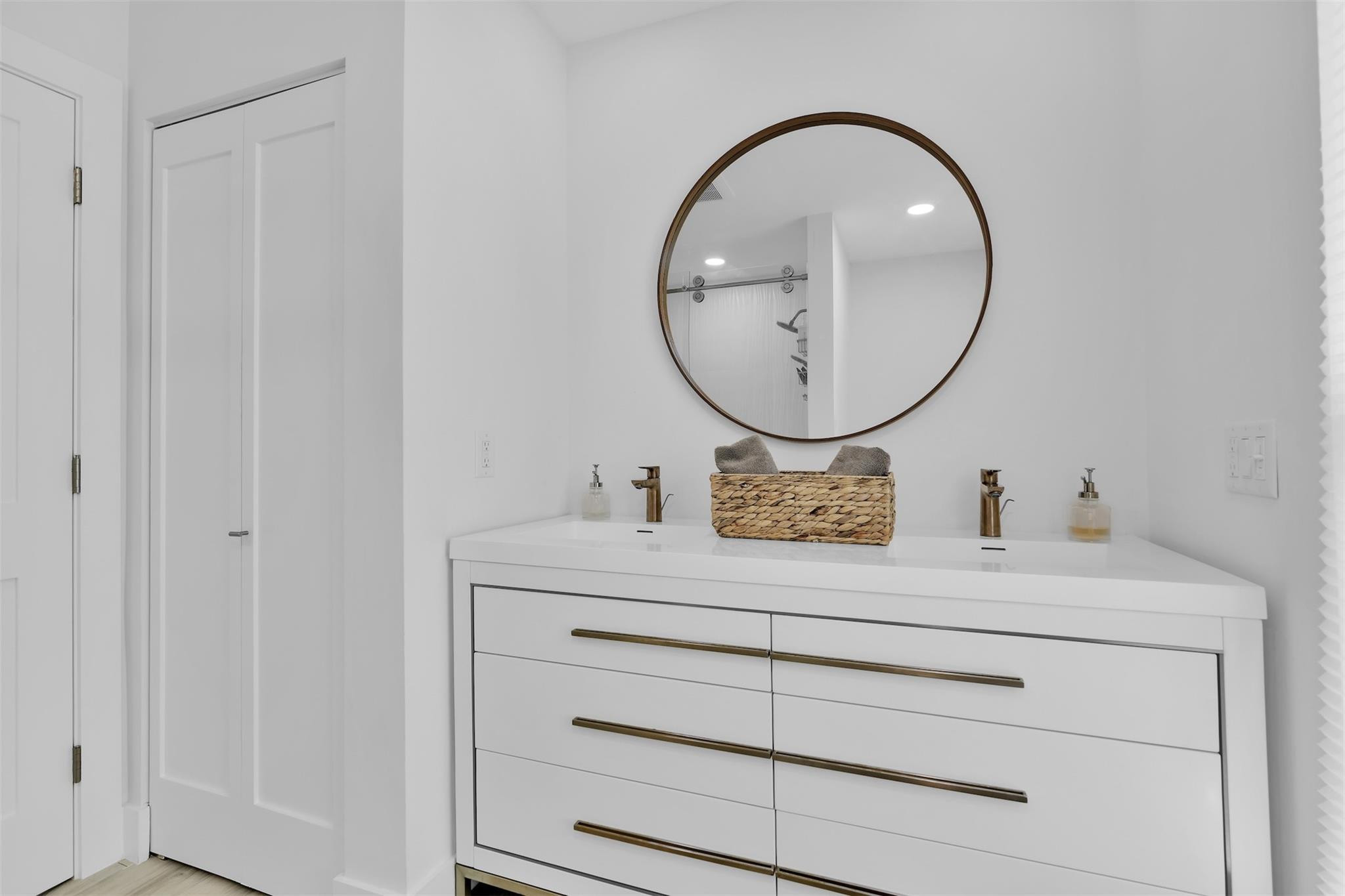17026 Bay Street Property Photo 75