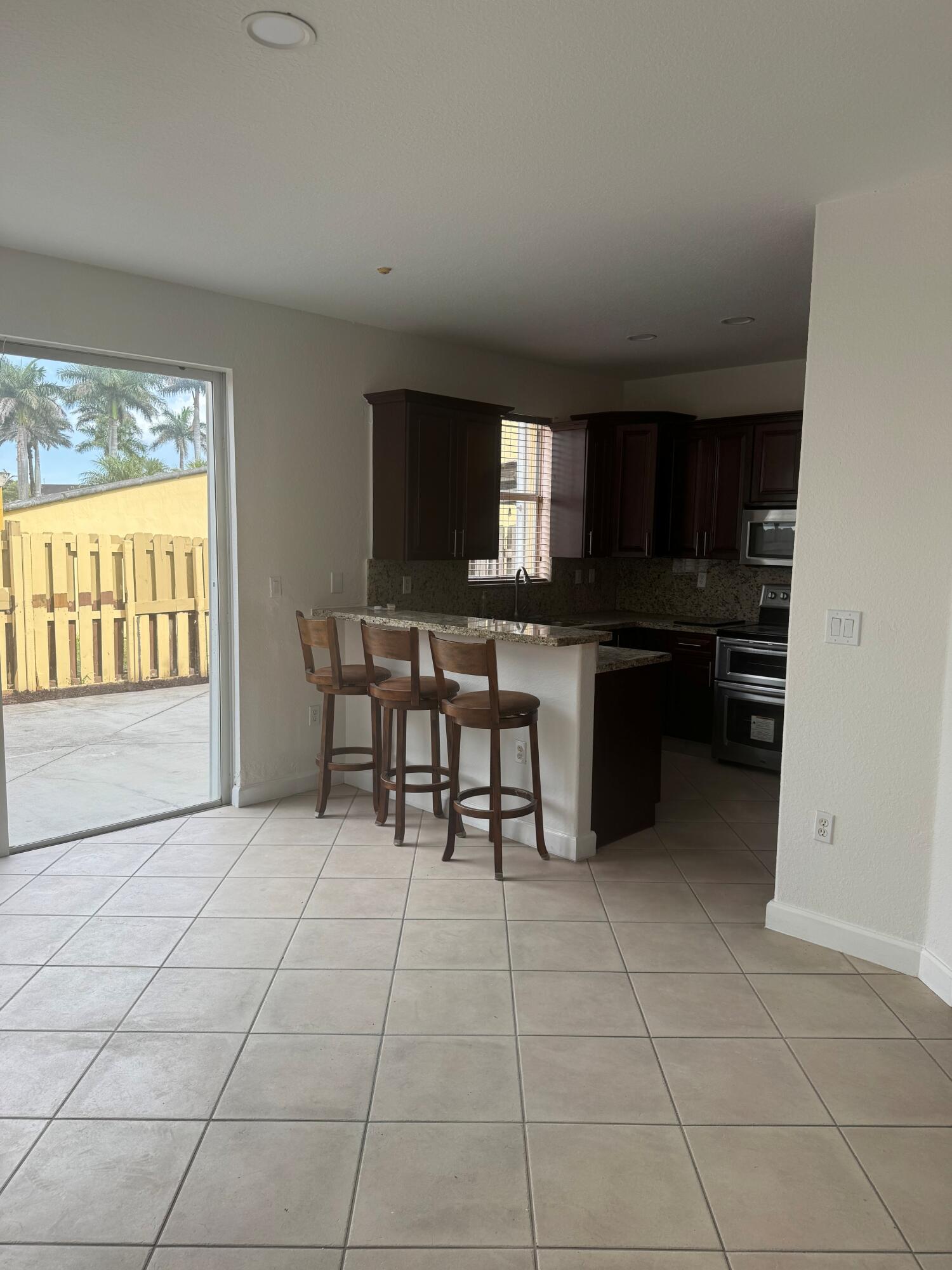 F10533217 Property Photo 4