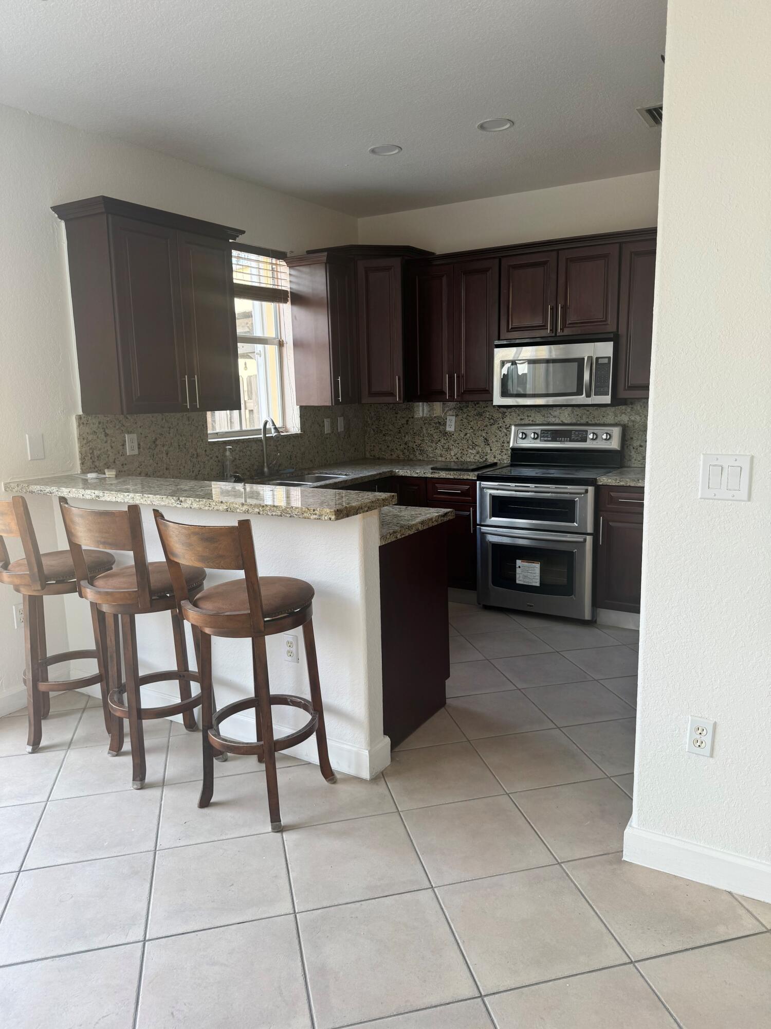 F10533217 Property Photo 5