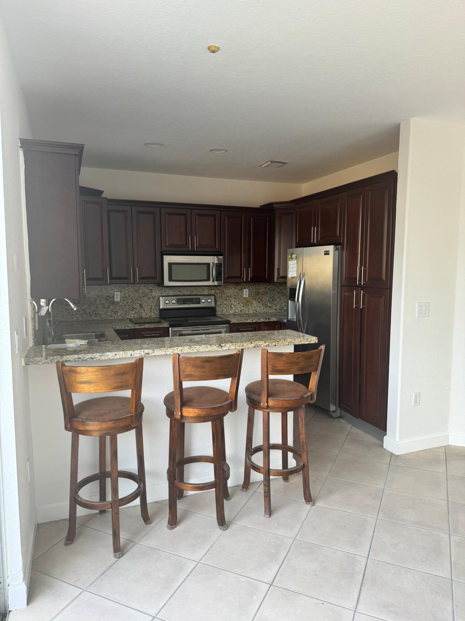 F10533217 Property Photo 6