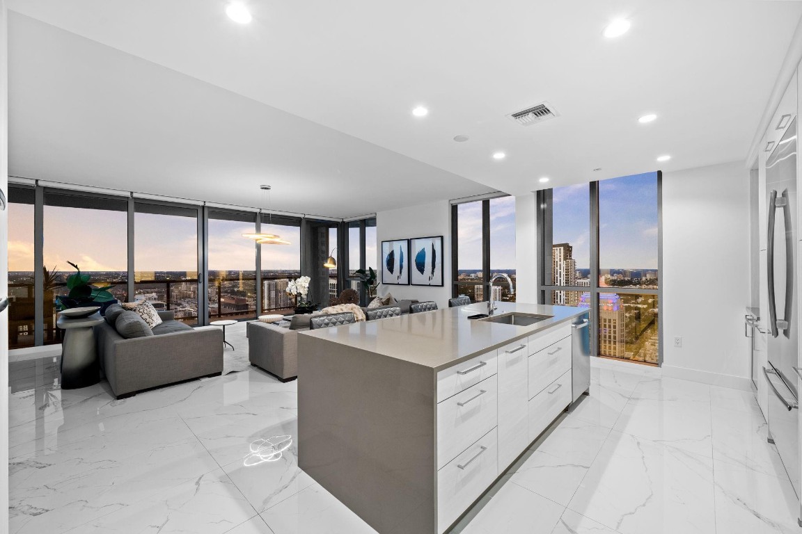100 E Las Olas Boulevard 4001 Property Photo 10